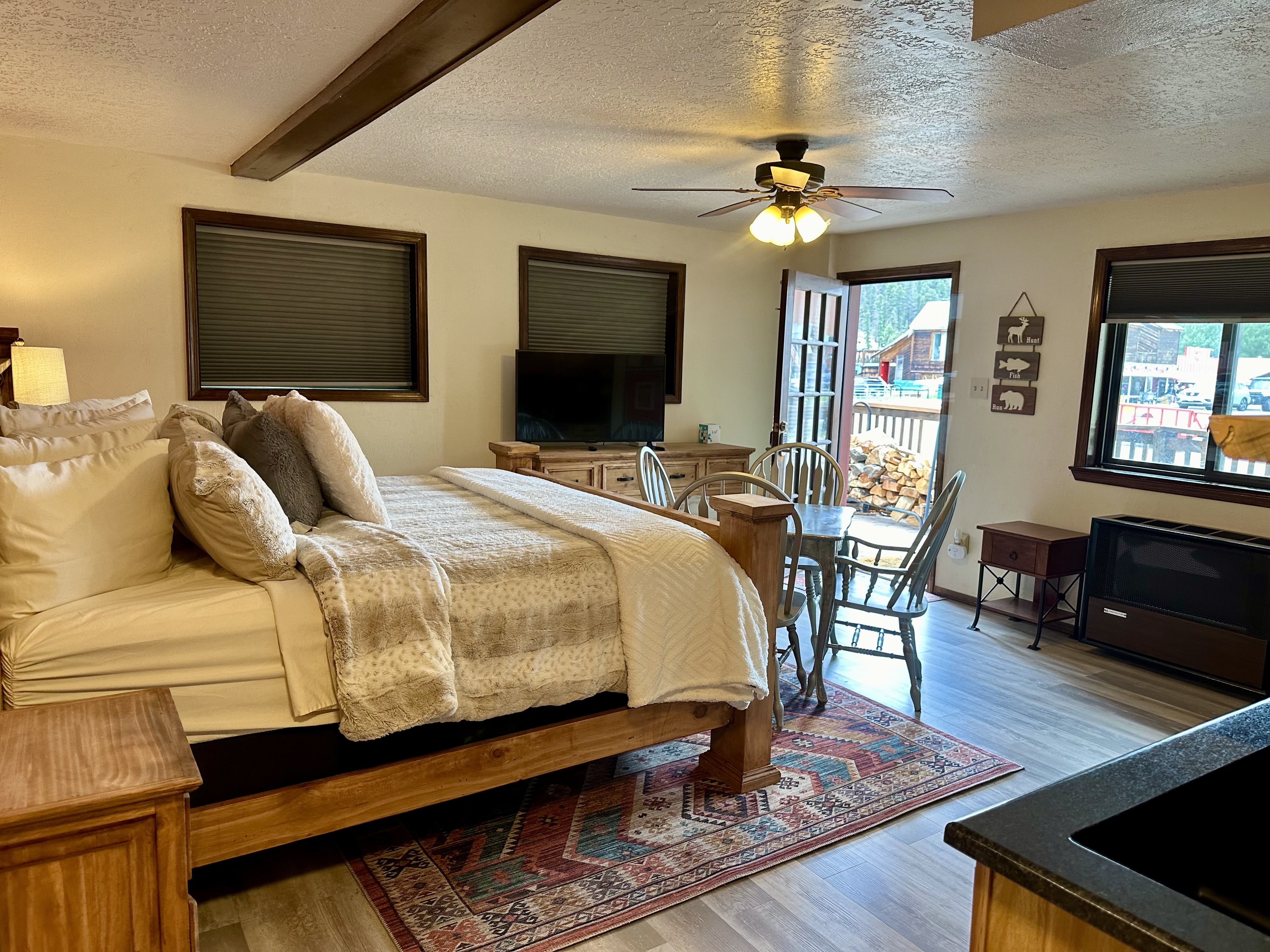 Red River Townhouse - Full Unit 