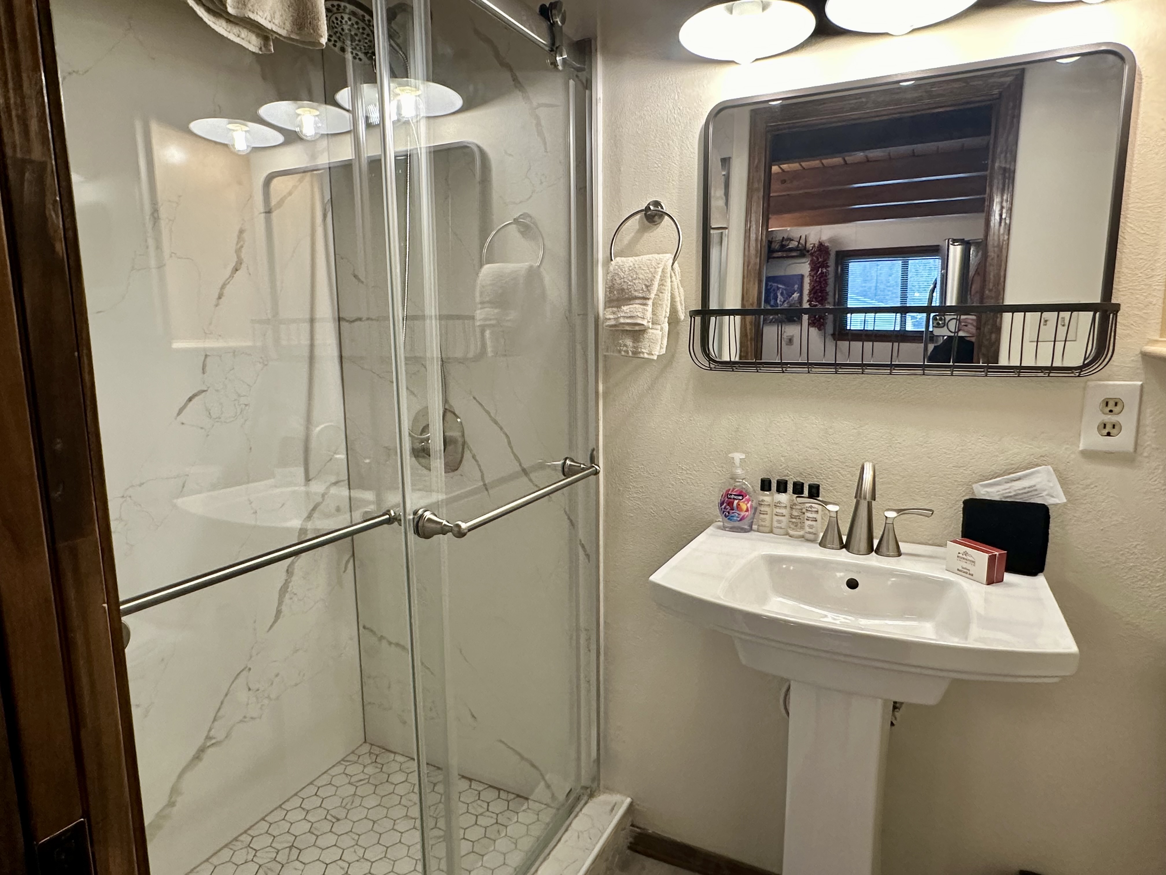 Red River Townhouse - Full Unit 