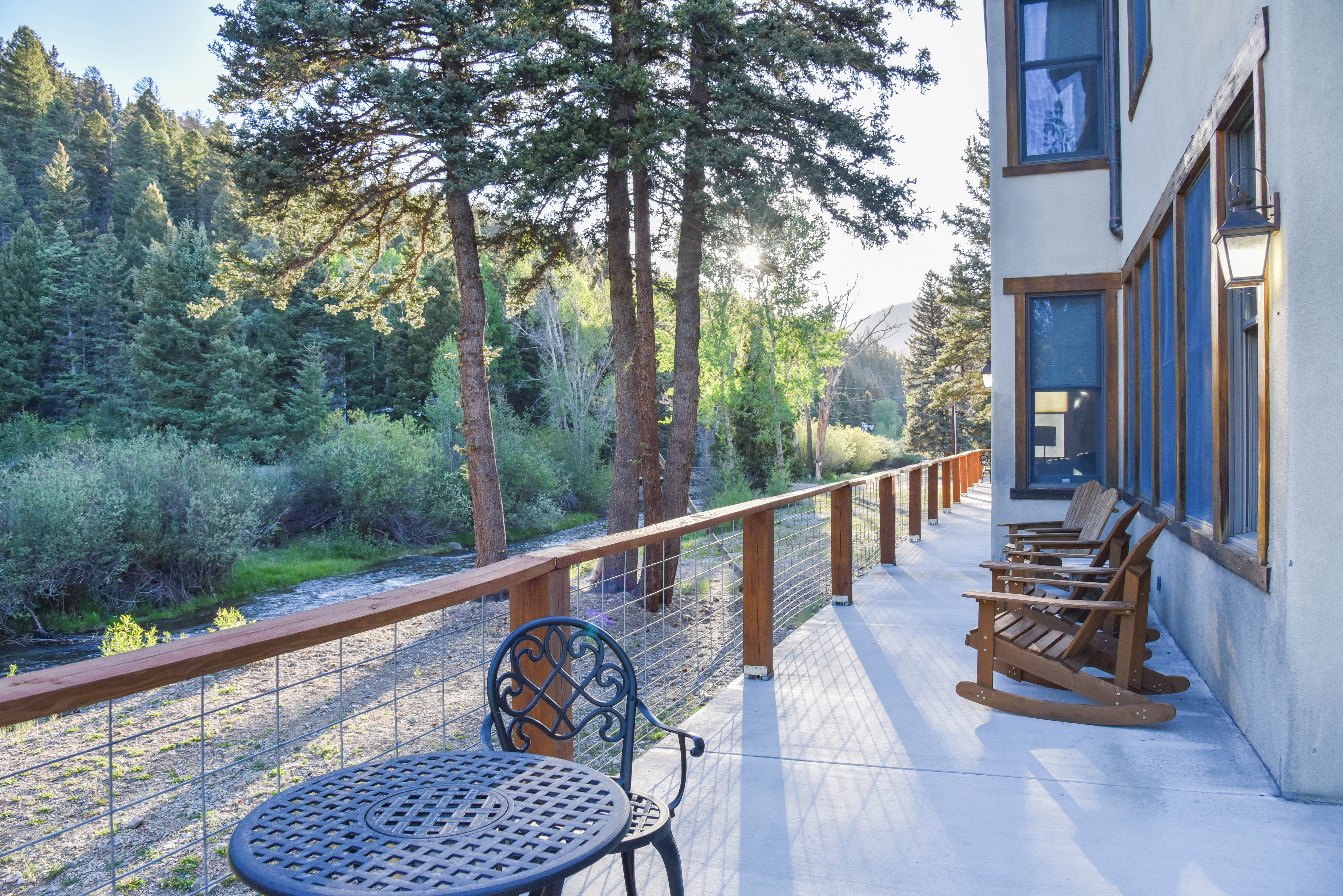 River Lyric Lodge in Red River