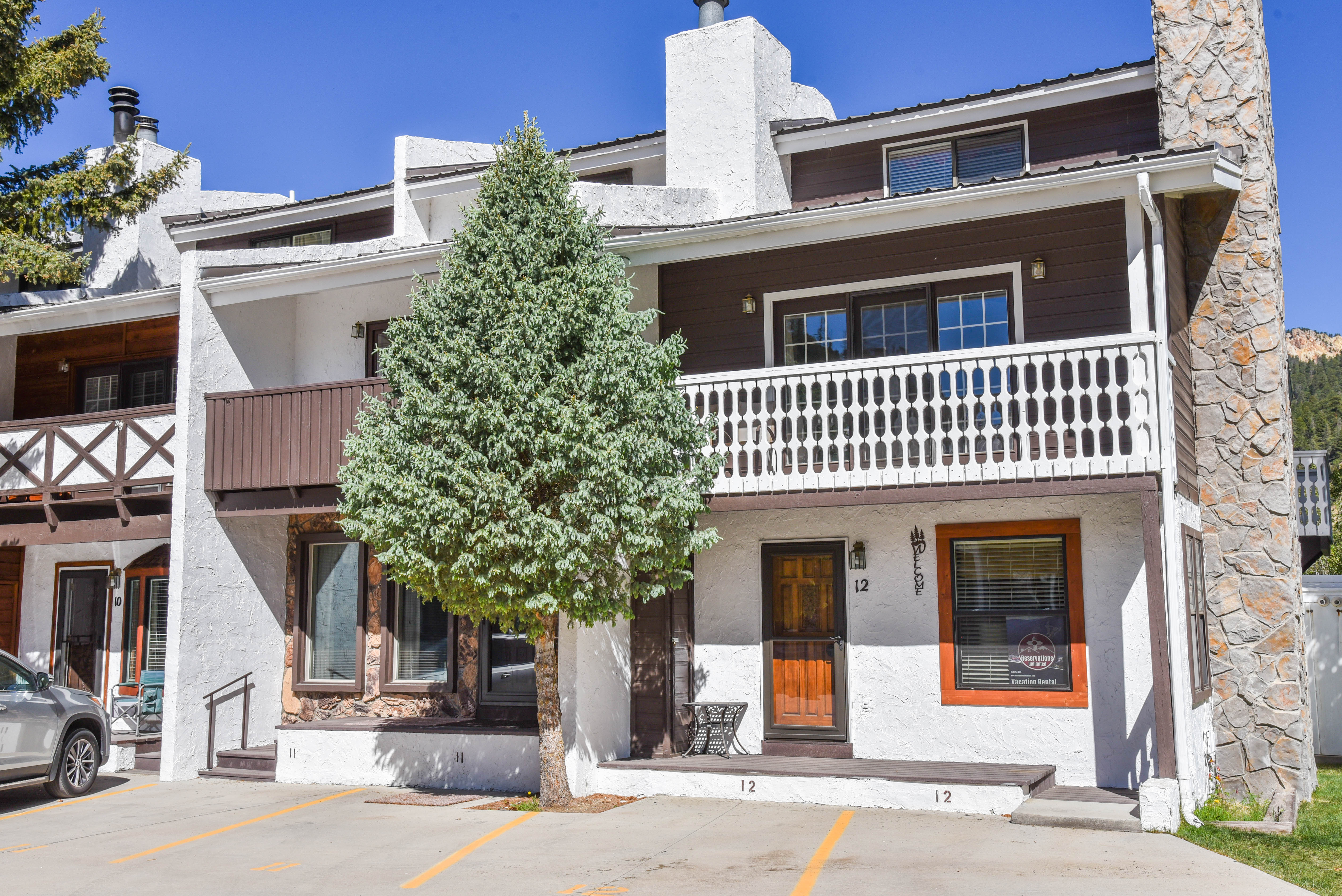 Claim Jumper #11 Townhouse