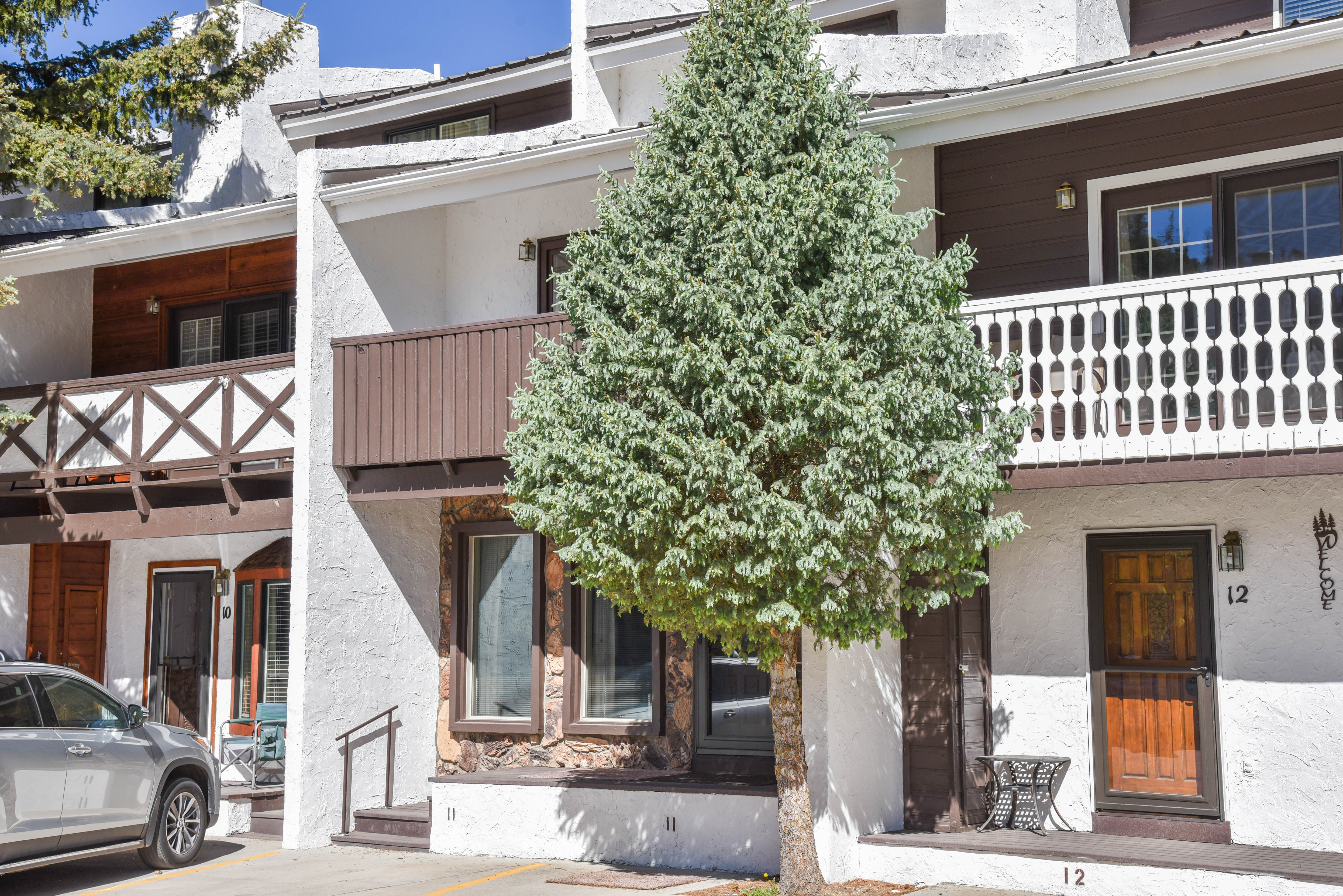Claim Jumper #11 Townhouse