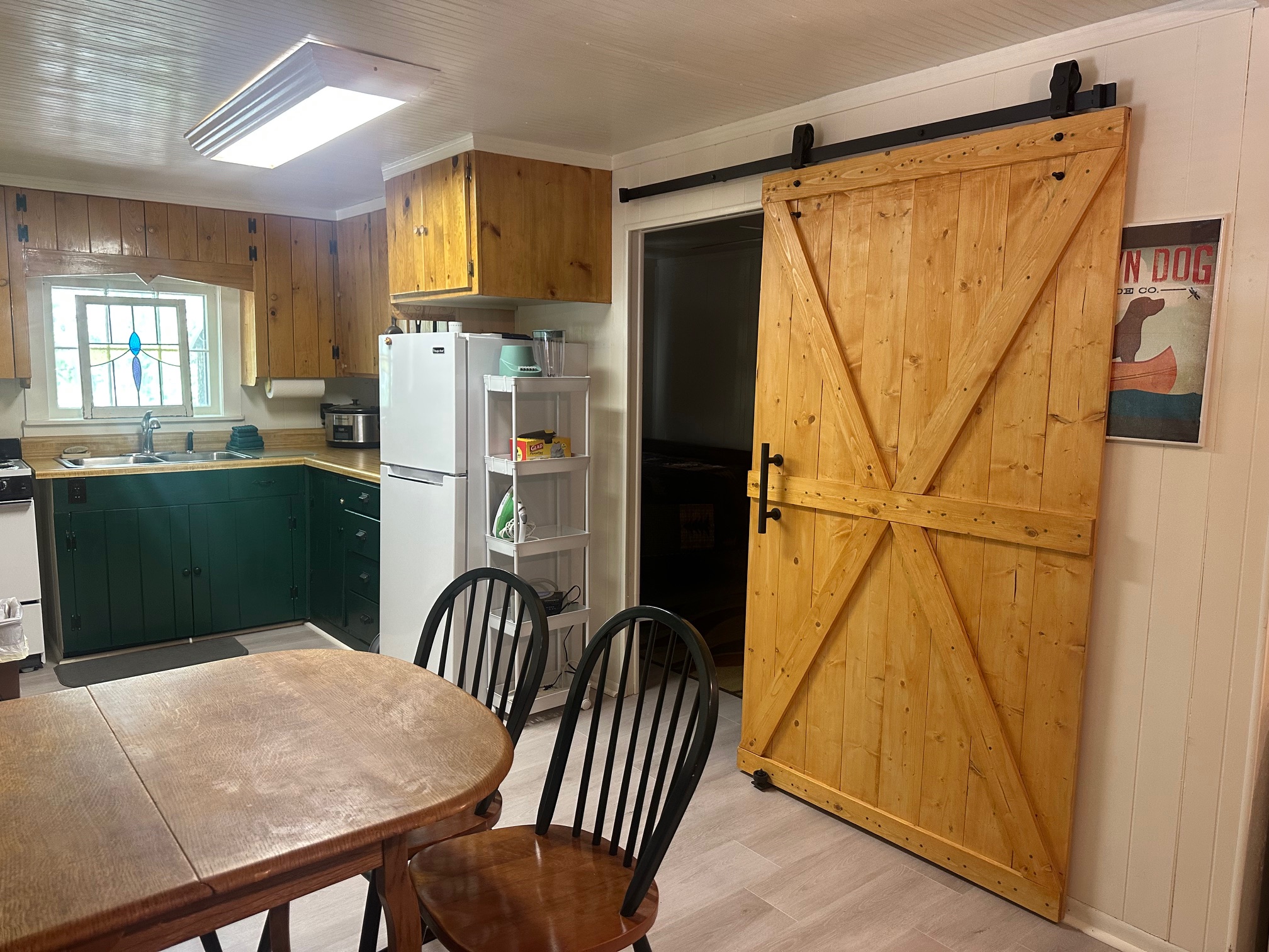 Brown Dog Cabin with High Speed Wifi and A/C