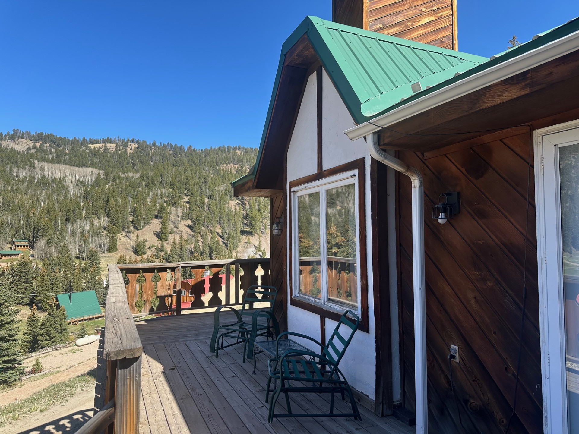 Valley of the Pines Chalet 
