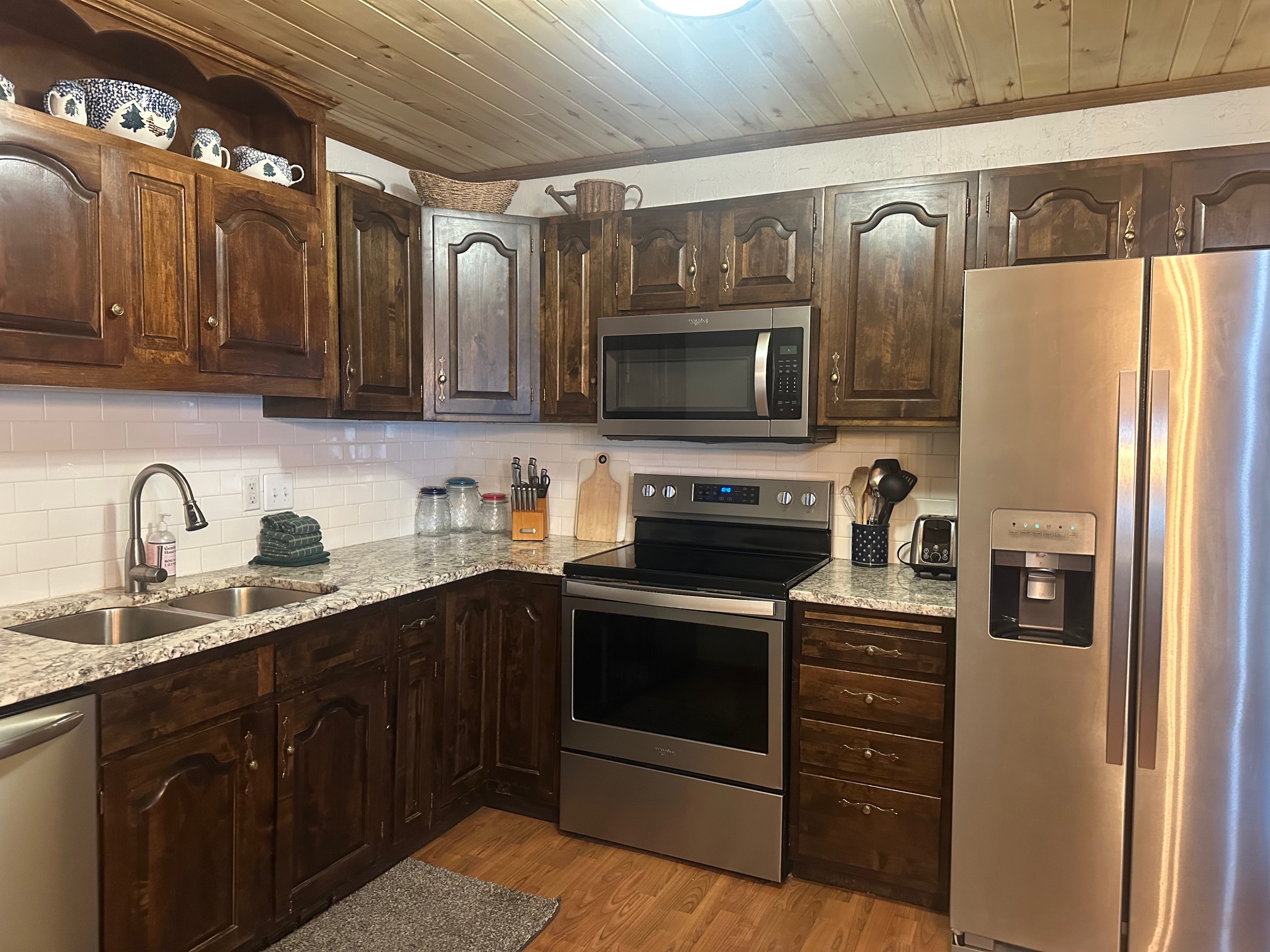 Valley of the Pines Chalet 