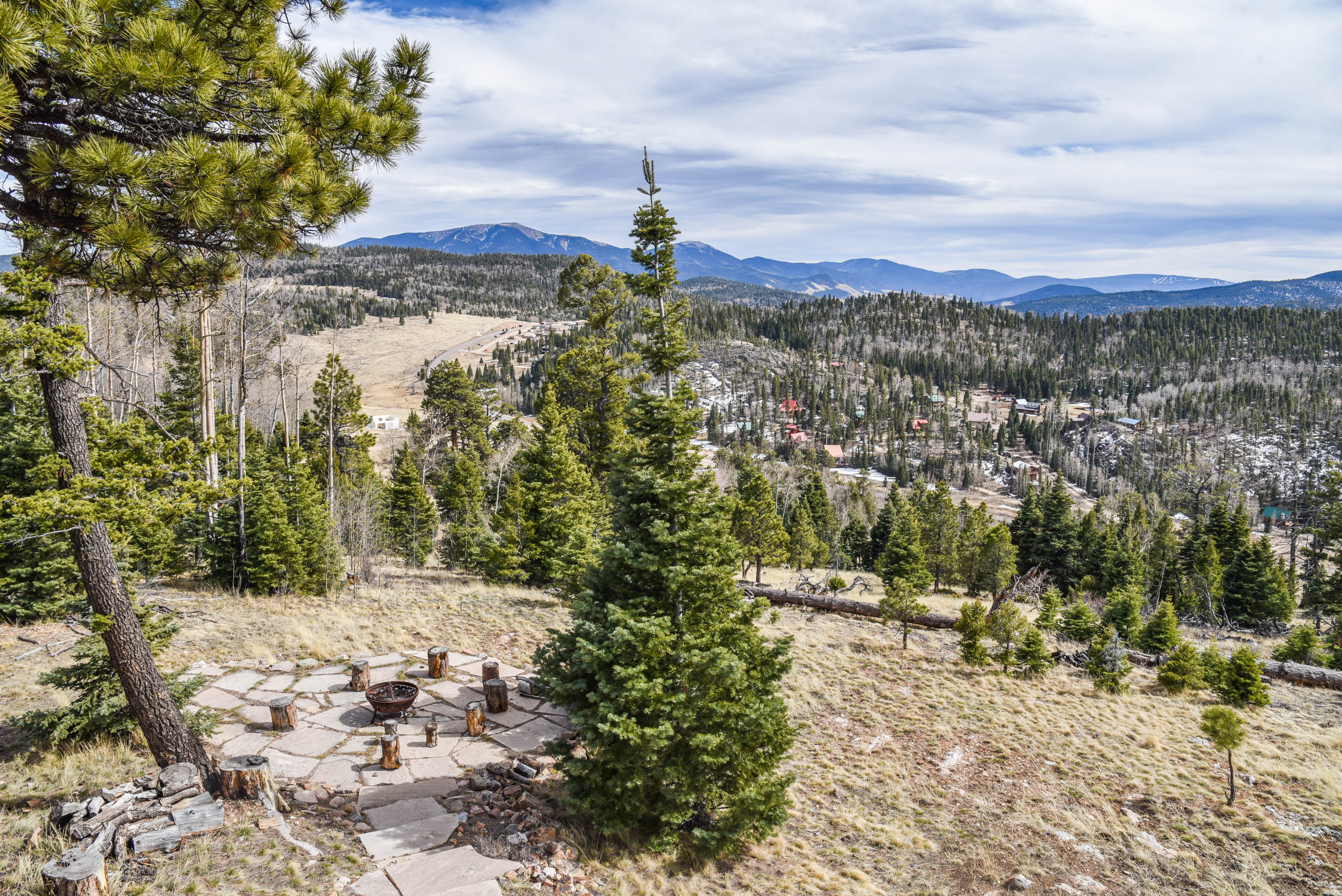 Bobcat Peak- Luxury home on Bobcat Pass