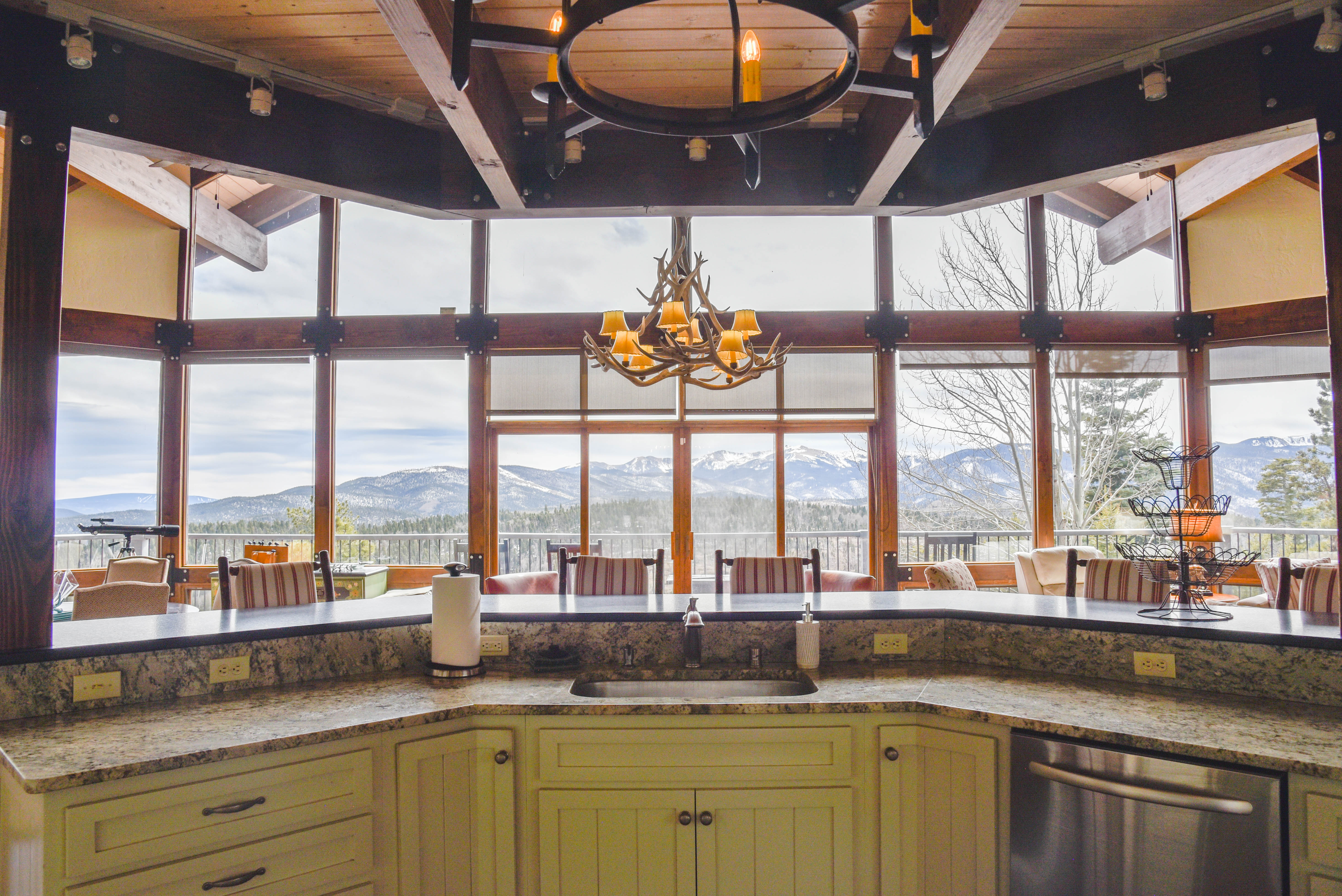 Bobcat Peak- Luxury home on Bobcat Pass