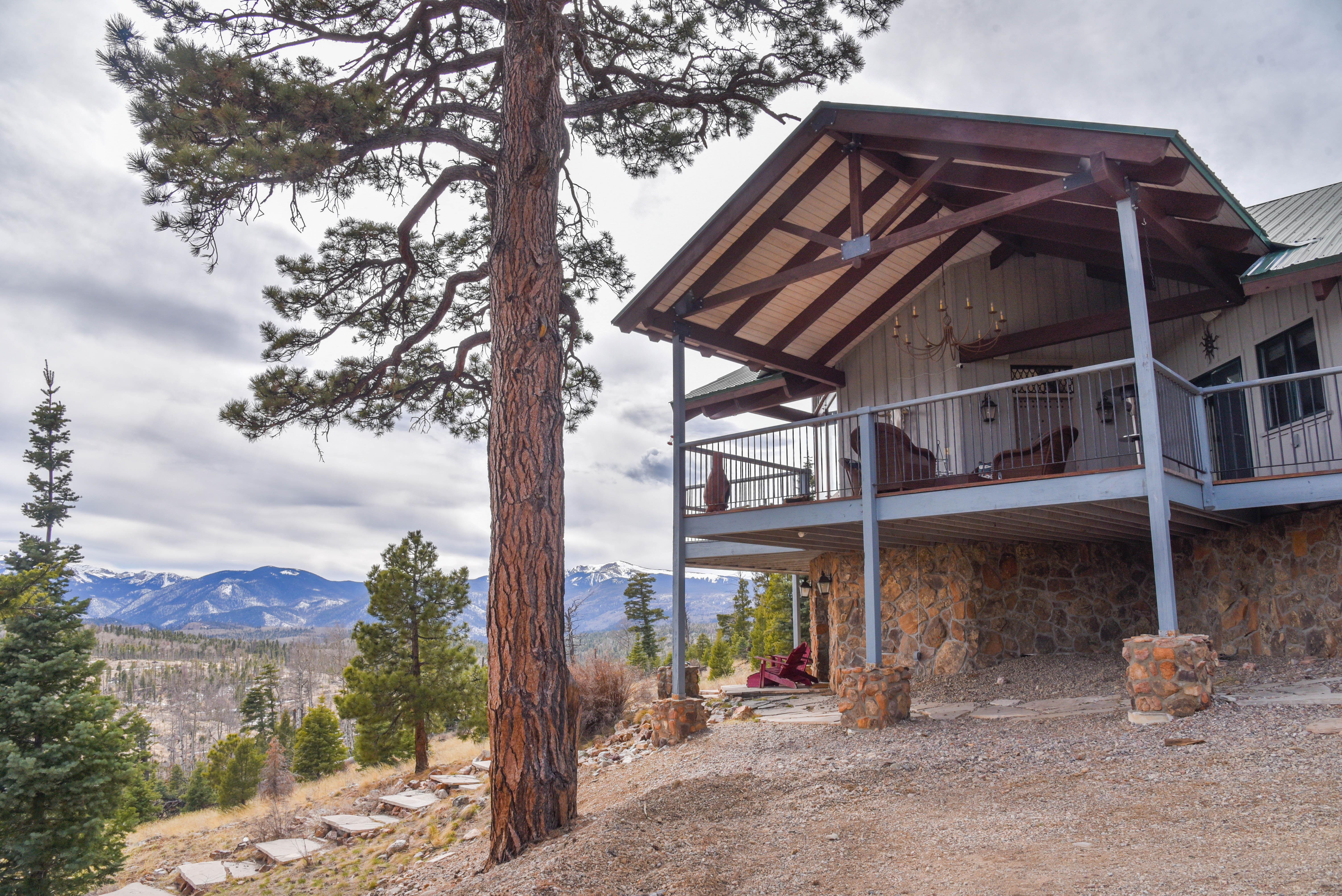 Bobcat Peak- Luxury home on Bobcat Pass