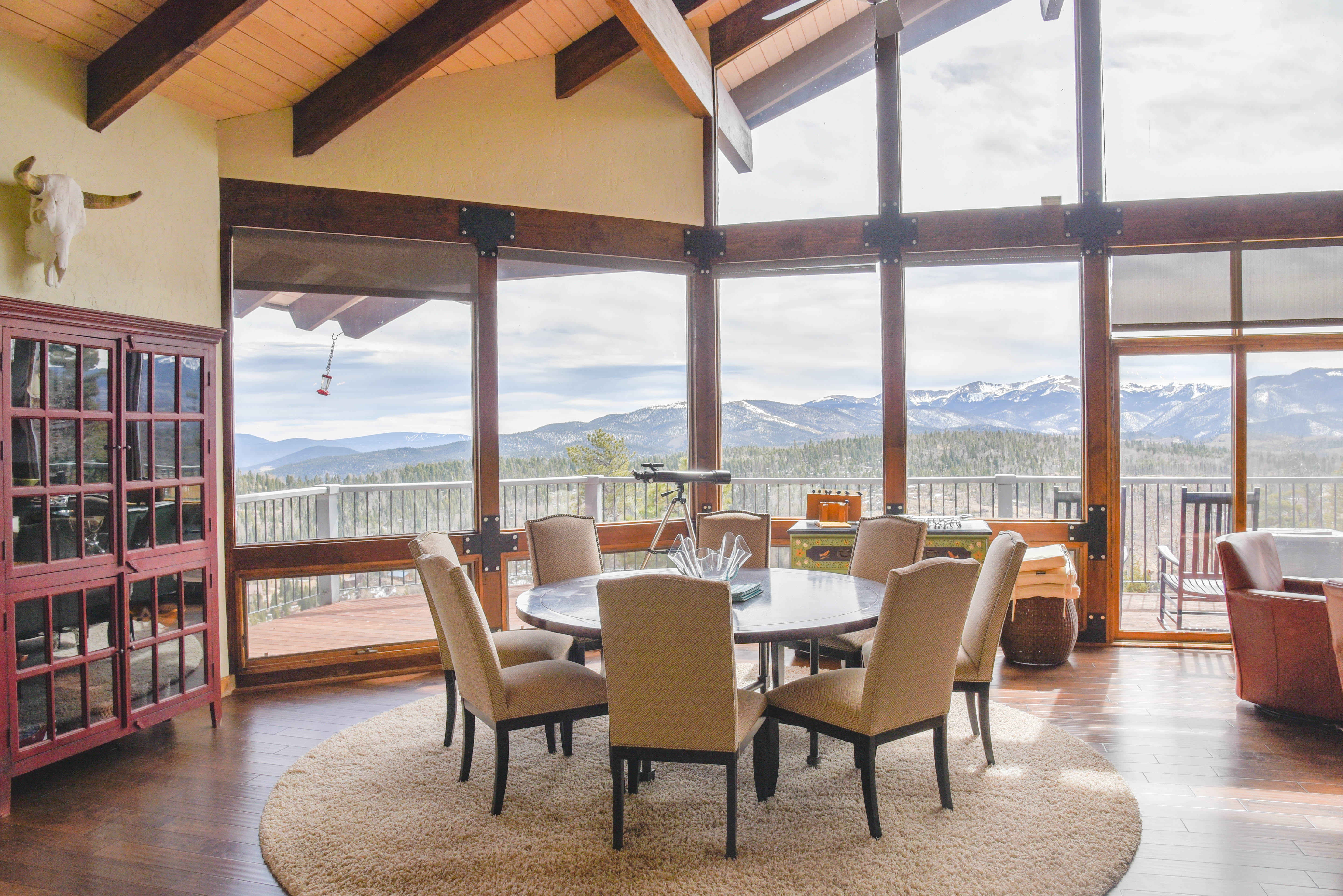 Bobcat Peak- Luxury home on Bobcat Pass