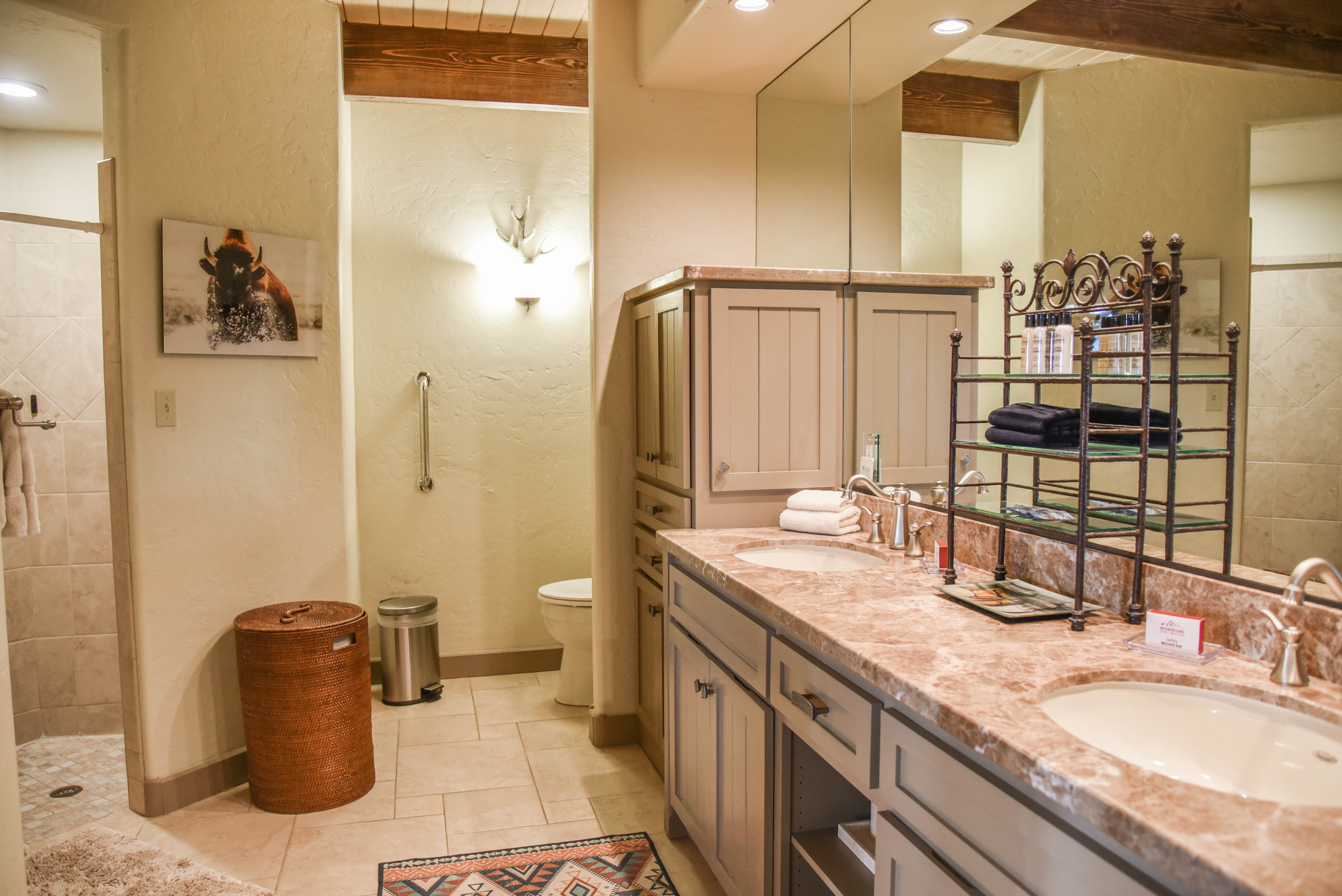 Bobcat Peak- Luxury home on Bobcat Pass