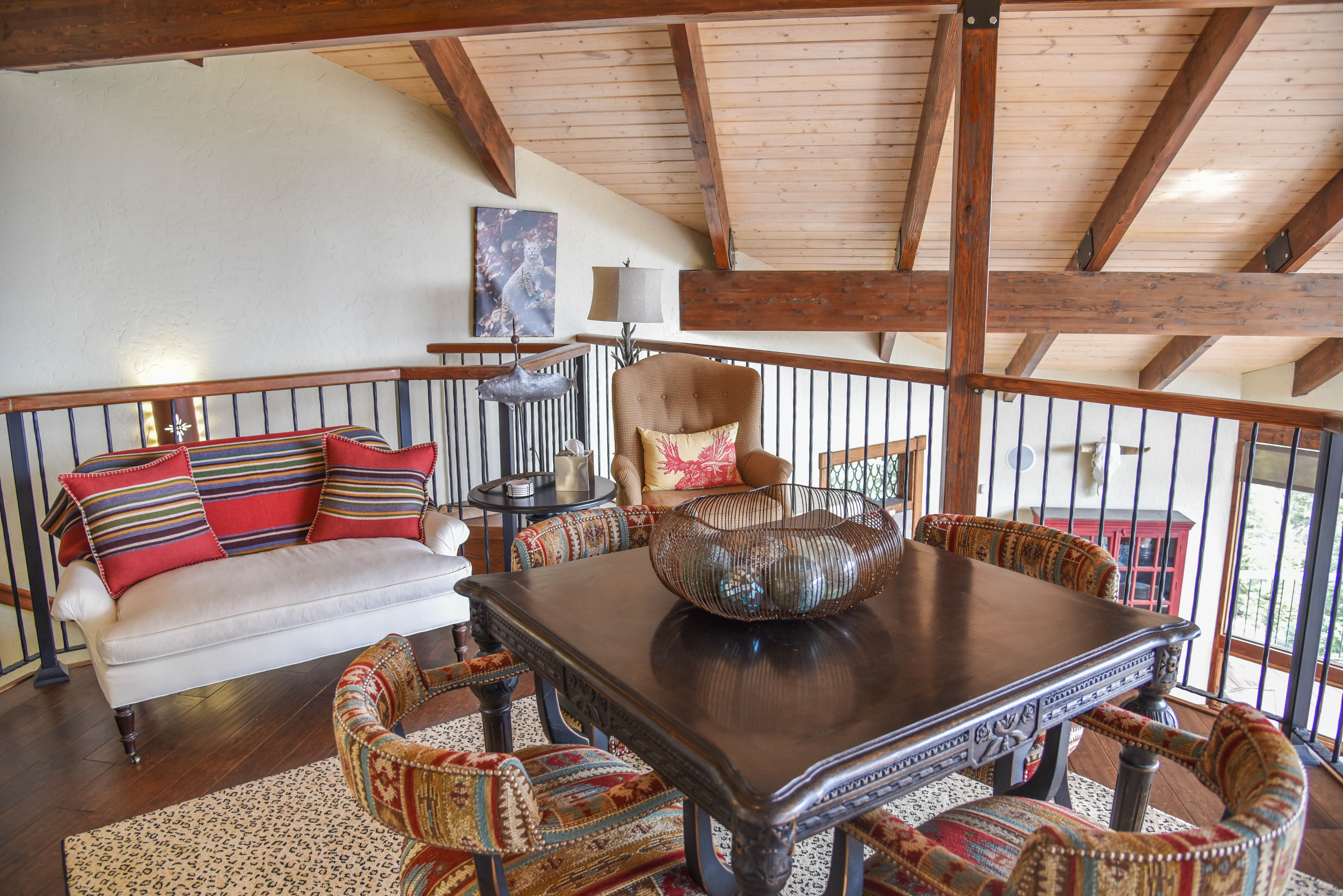 Bobcat Peak- Luxury home on Bobcat Pass