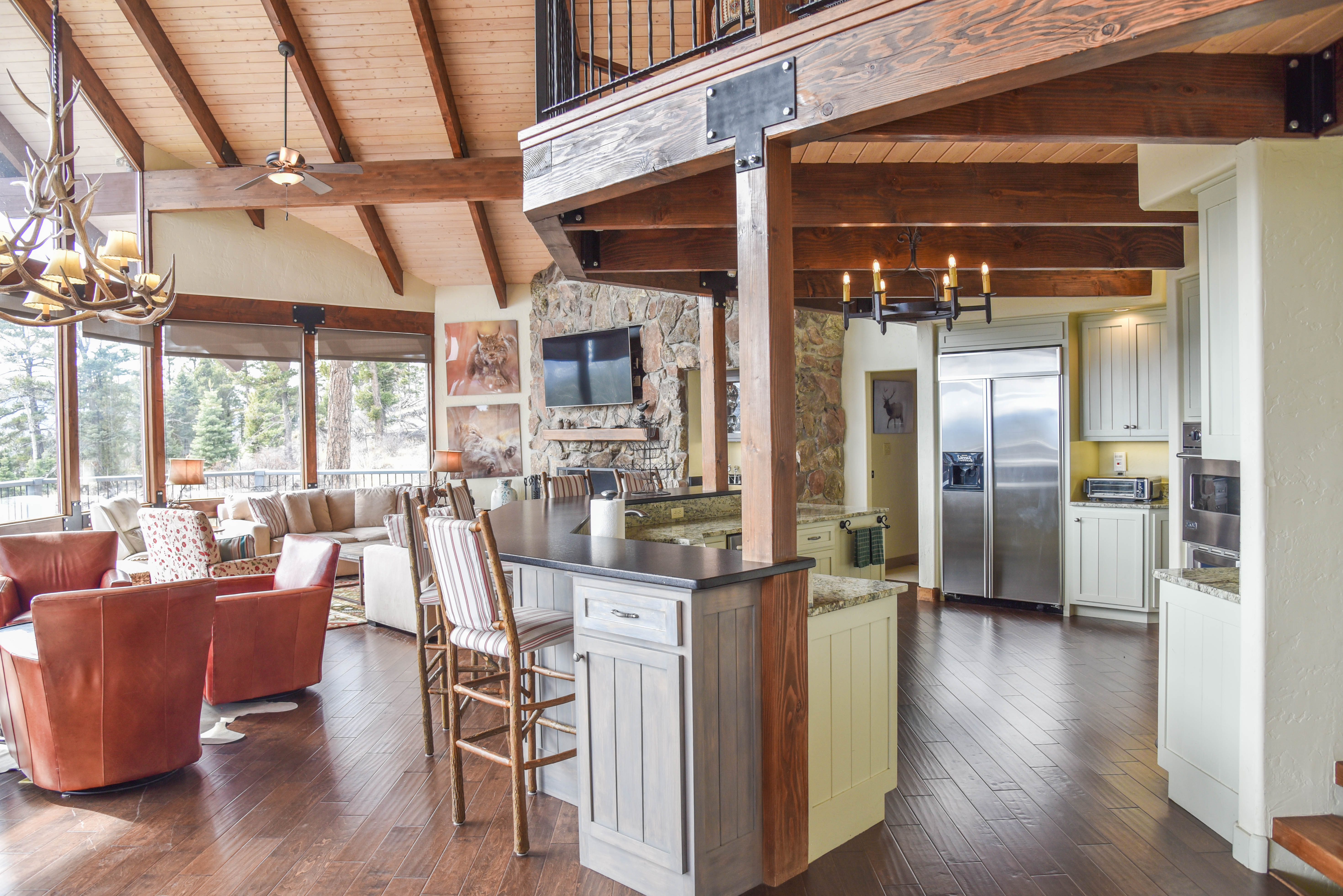 Bobcat Peak- Luxury home on Bobcat Pass
