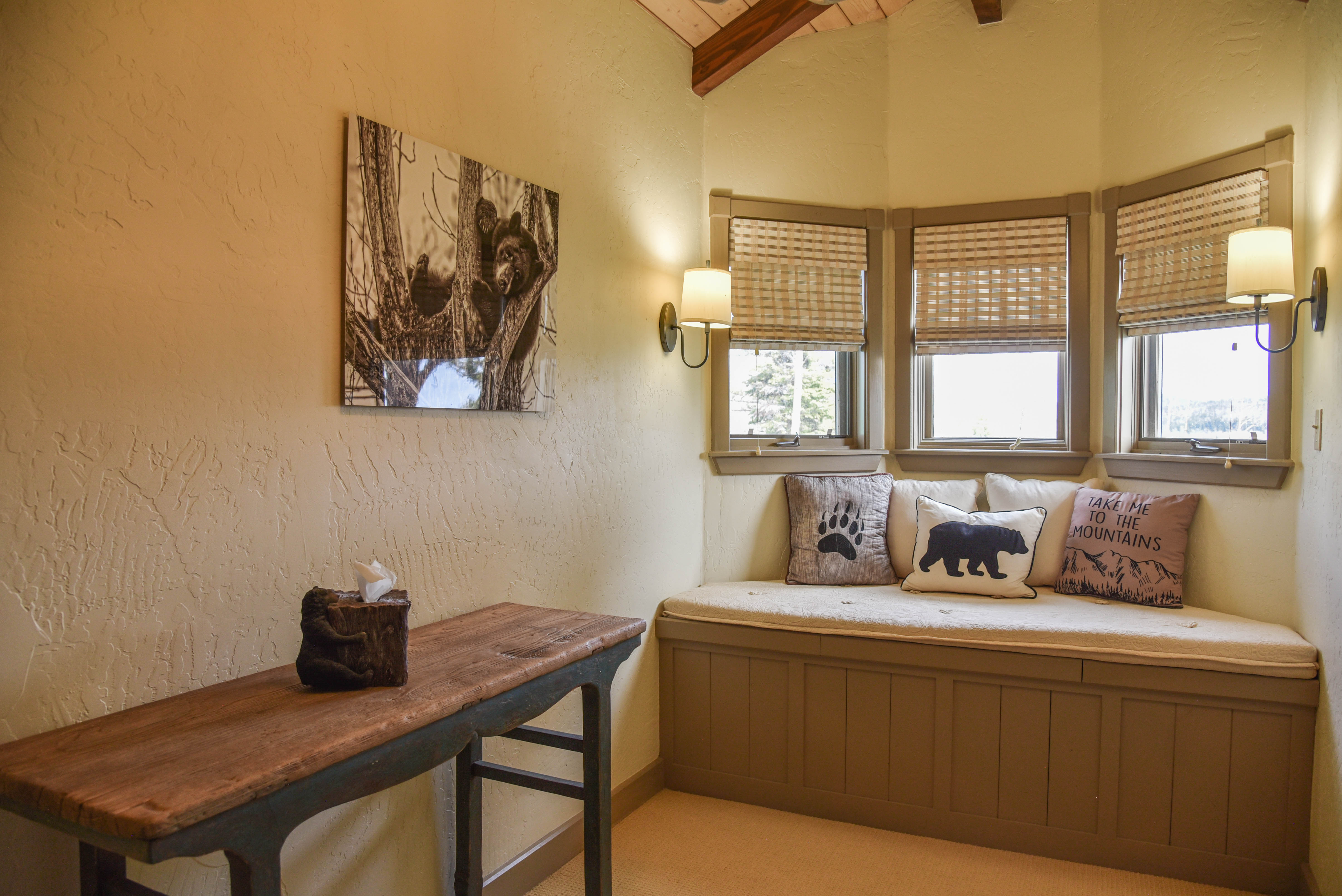 Bobcat Peak- Luxury home on Bobcat Pass