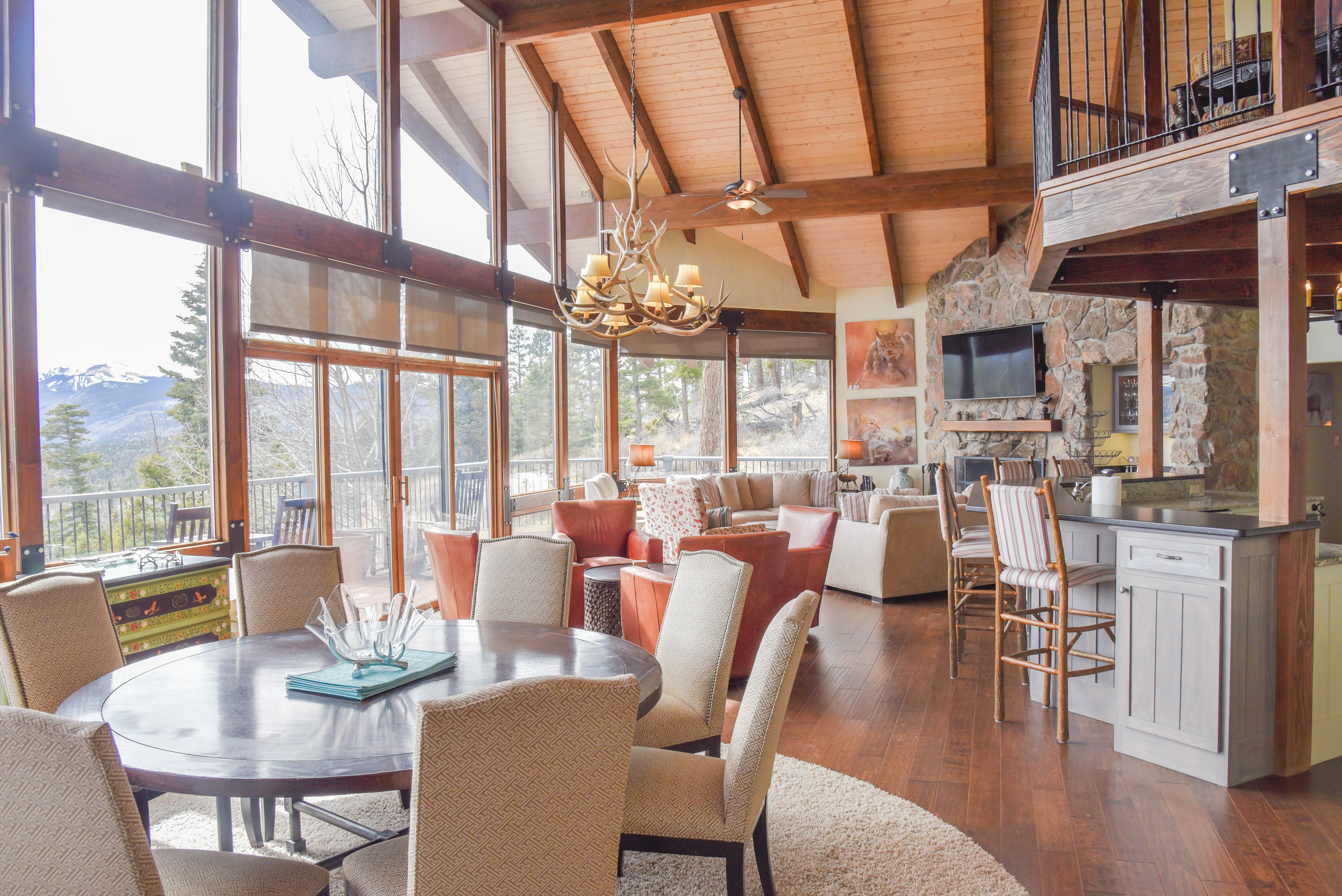 Bobcat Peak- Luxury home on Bobcat Pass