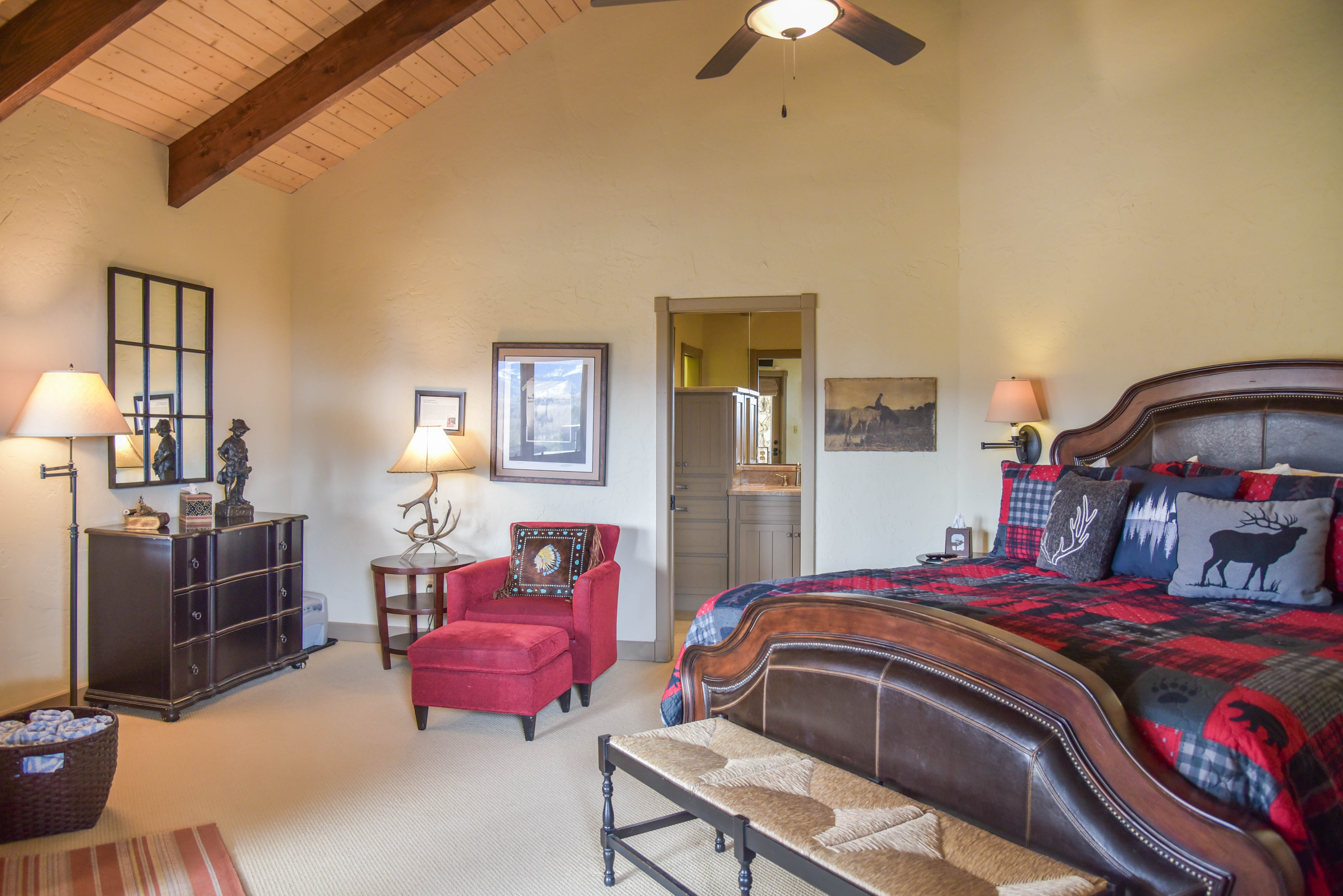 Bobcat Peak- Luxury home on Bobcat Pass