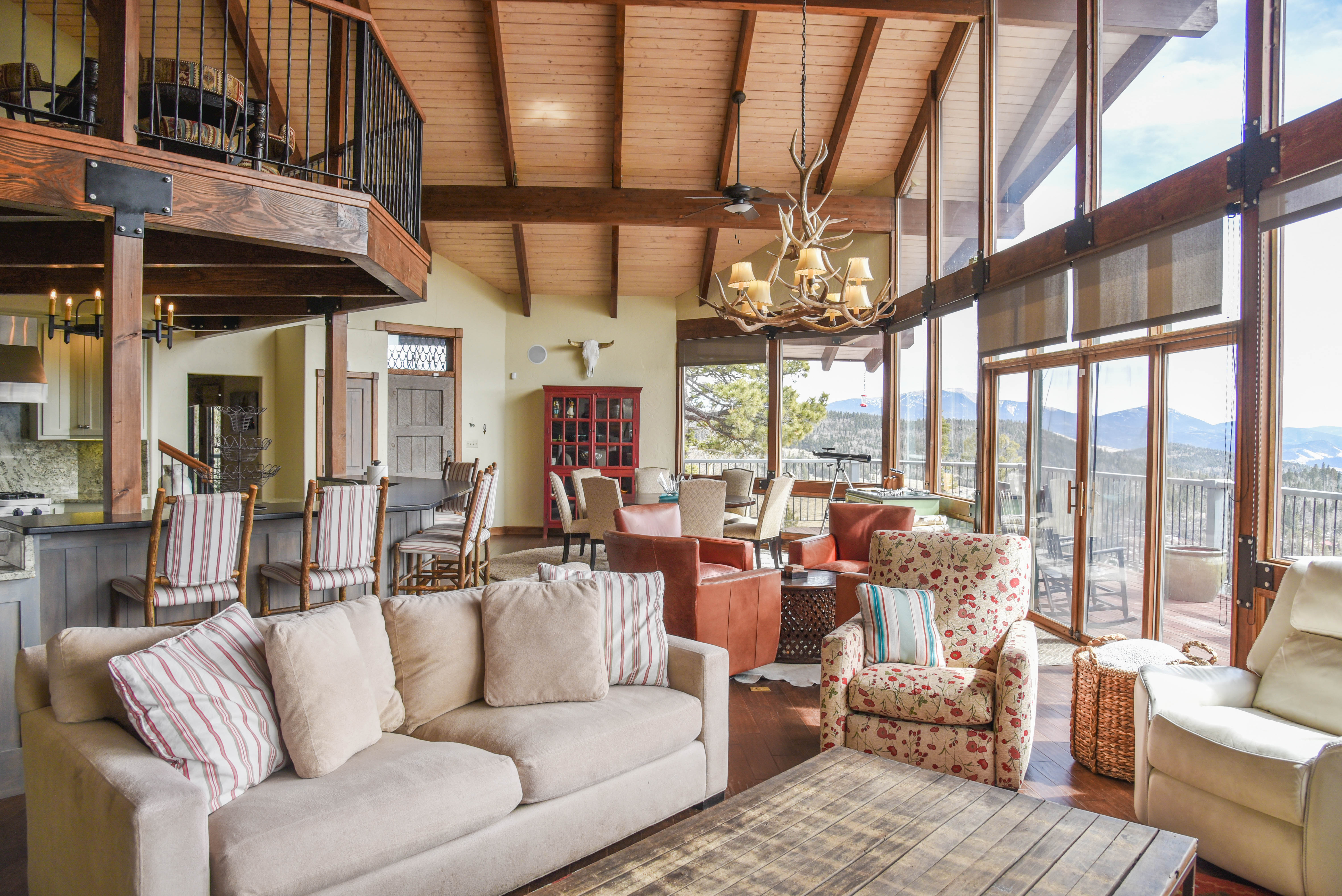 Bobcat Peak- Luxury home on Bobcat Pass