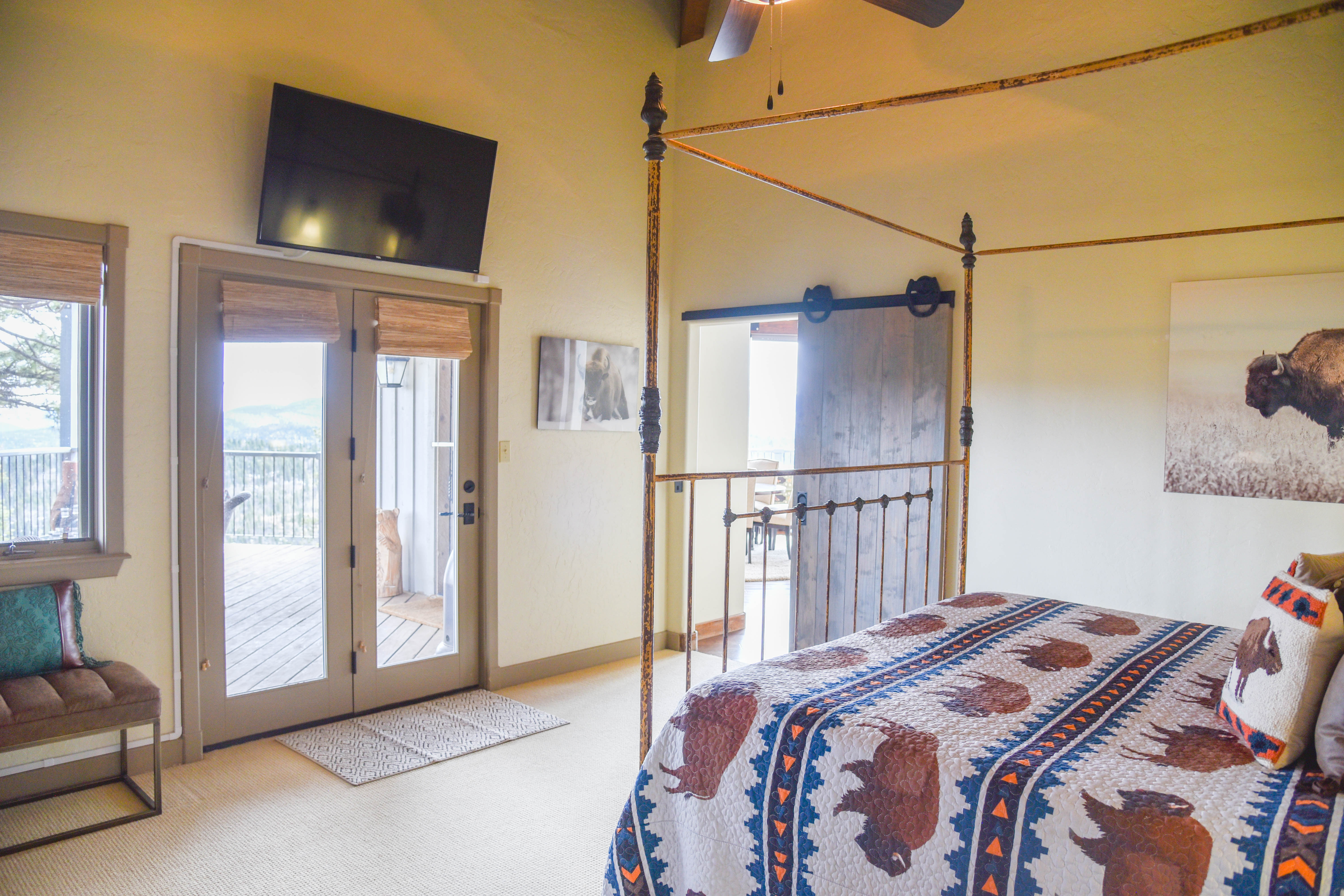 Bobcat Peak- Luxury home on Bobcat Pass