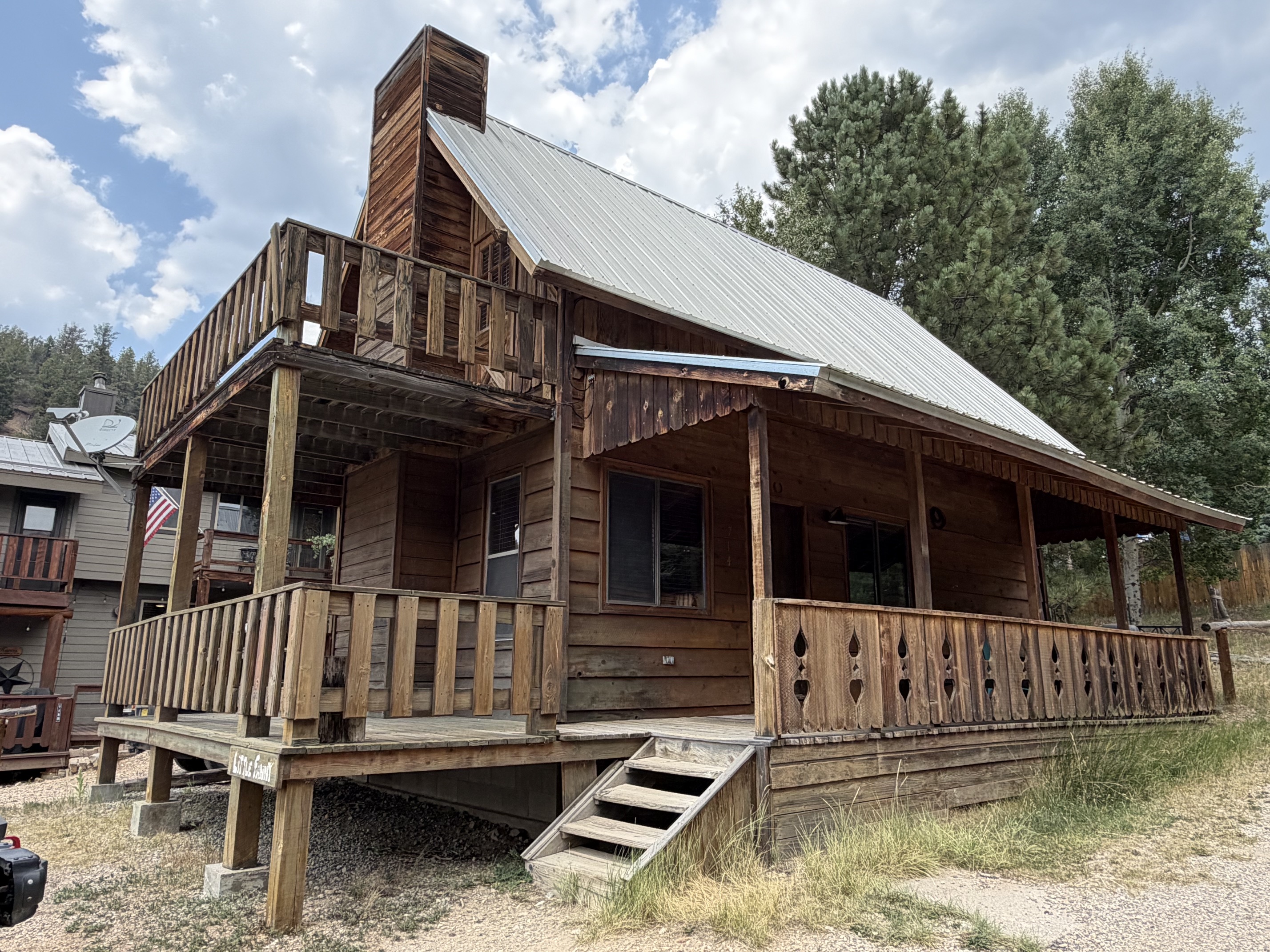 Little Fanny Cabin in Red River