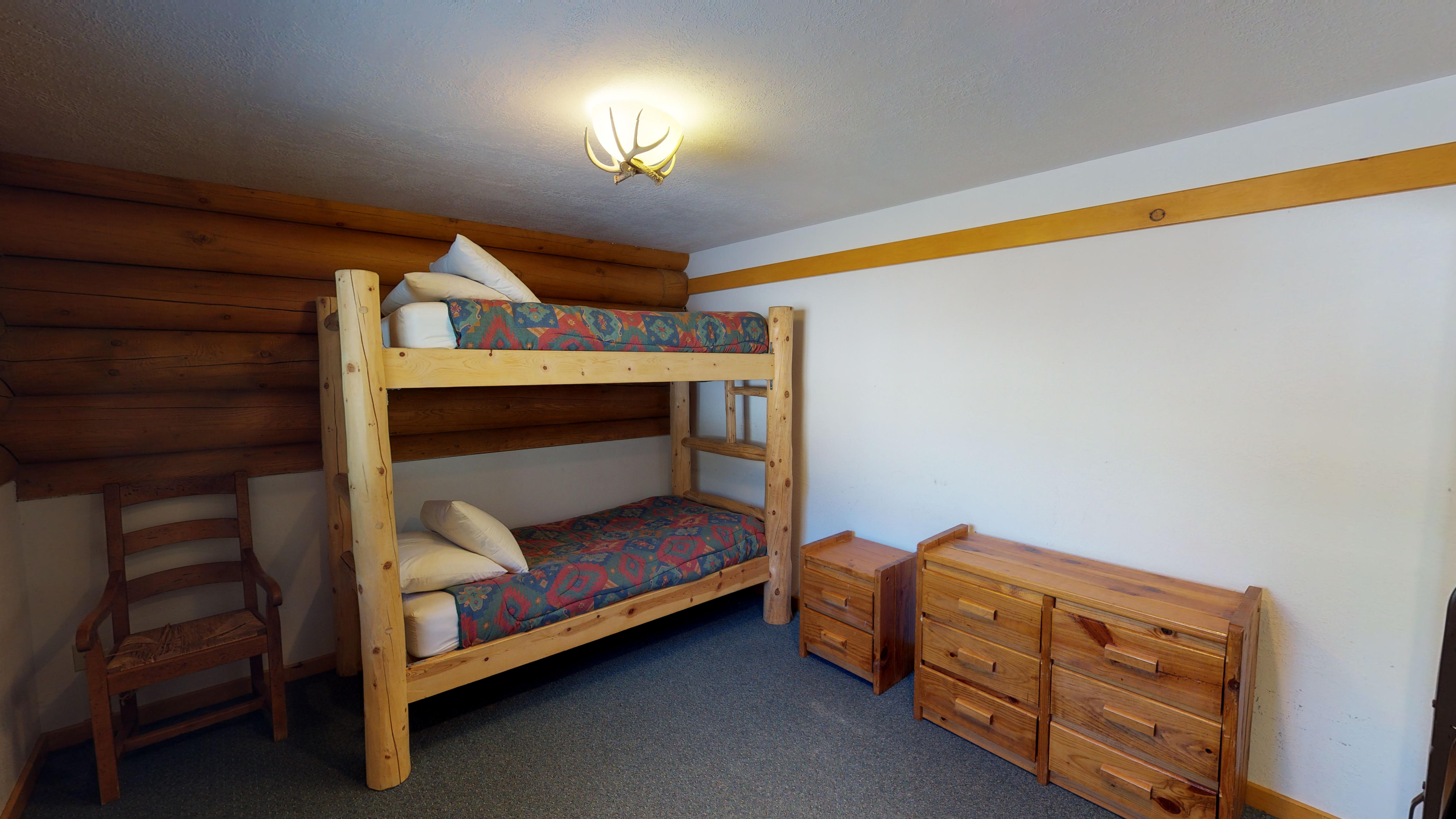 101 River Street Lodge