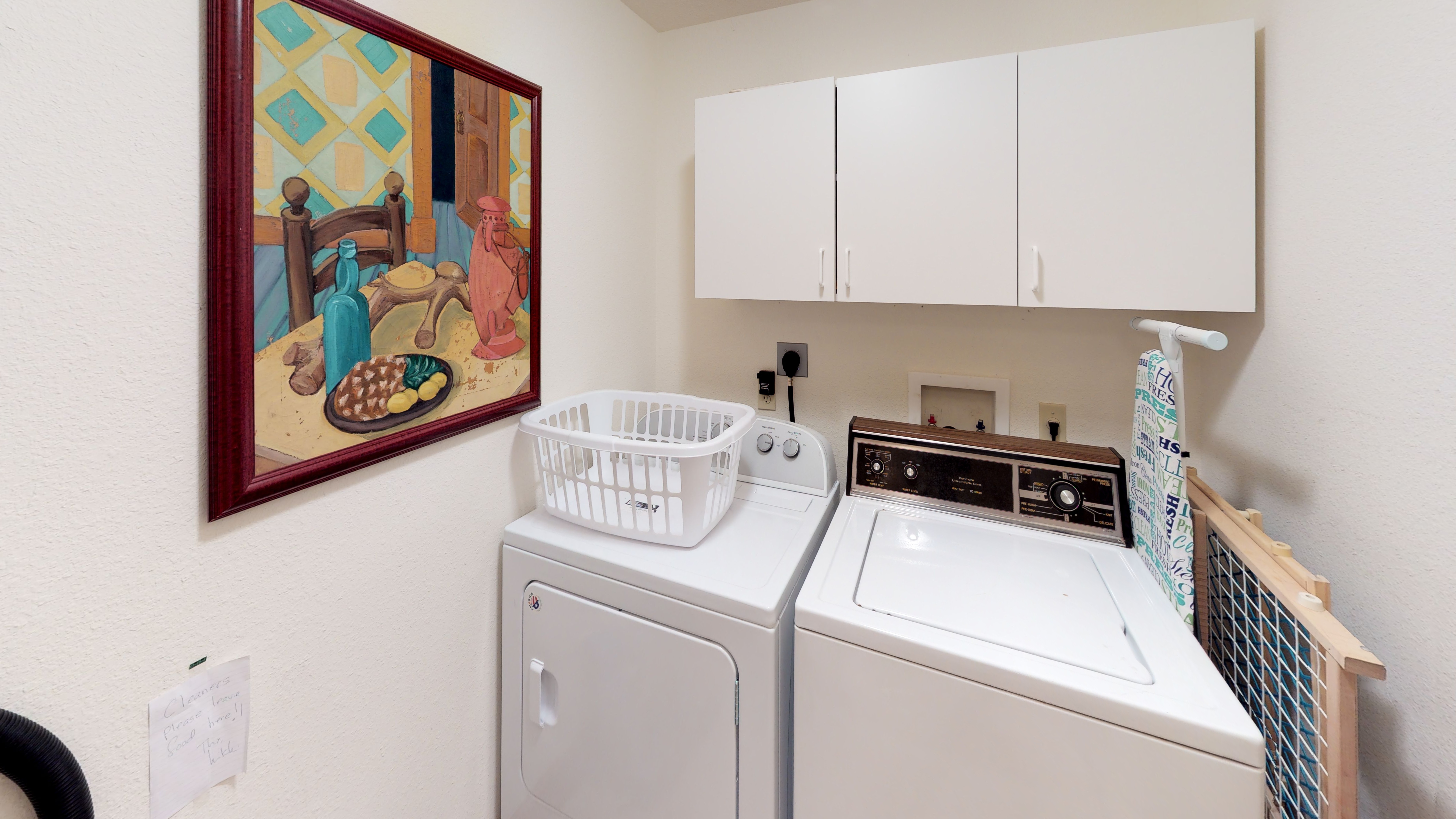 Full size washer and dryer in the laundry room