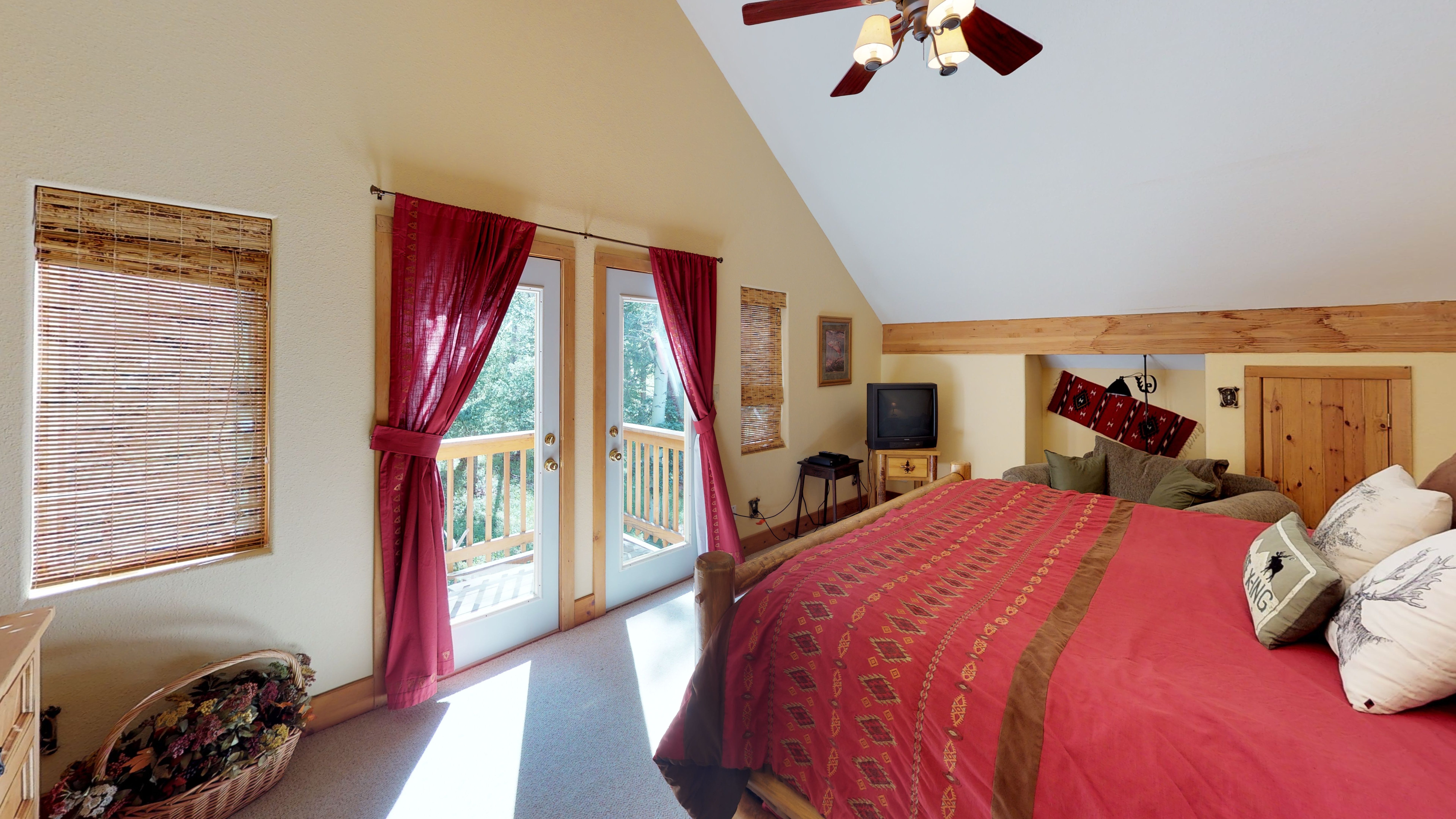 Wake up to the views of the beautiful mountains, and enjoy a cup of coffee from the balcony 