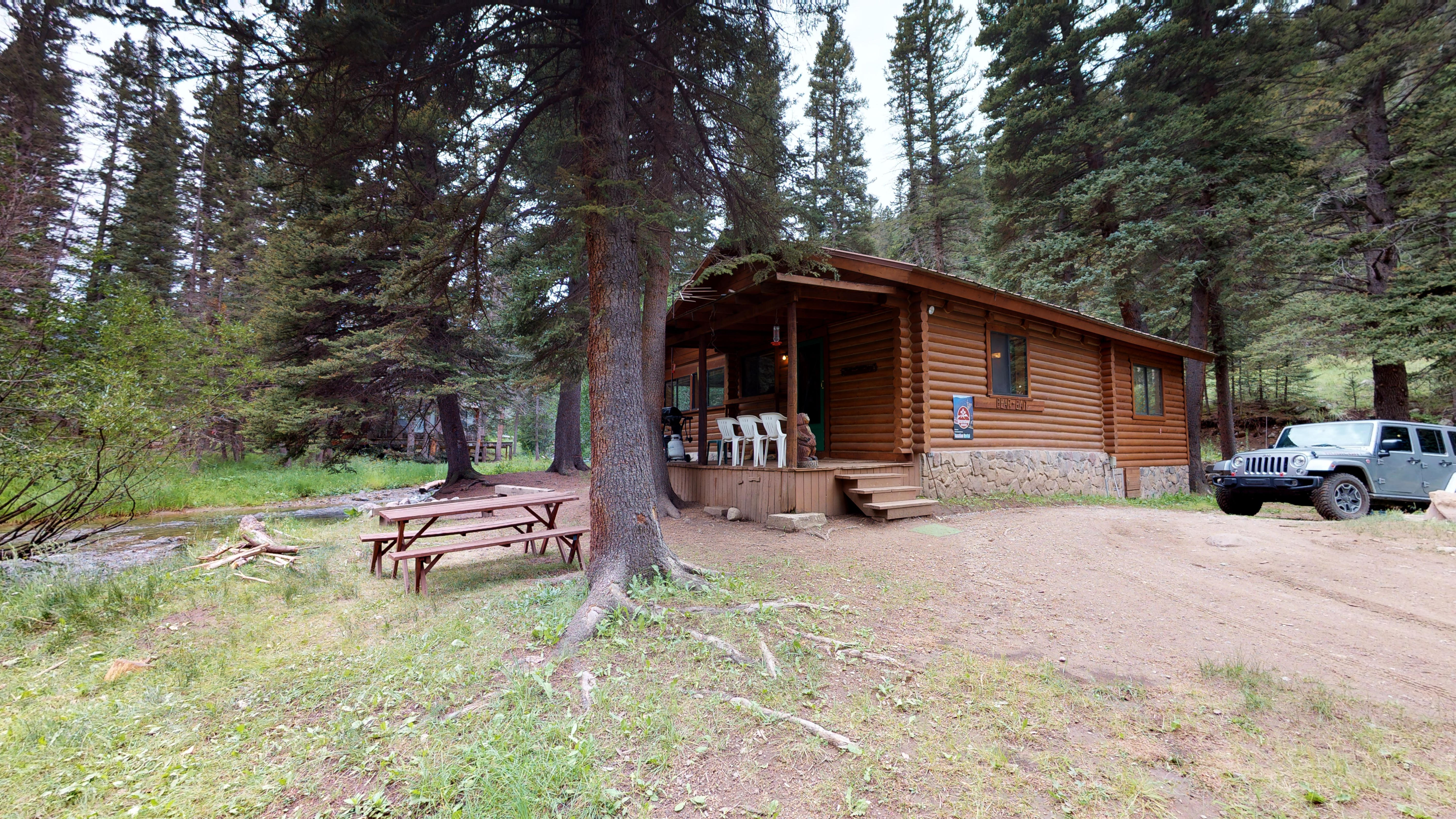 Bear Bait Cabin in Upper Valley With High Speed Wifi