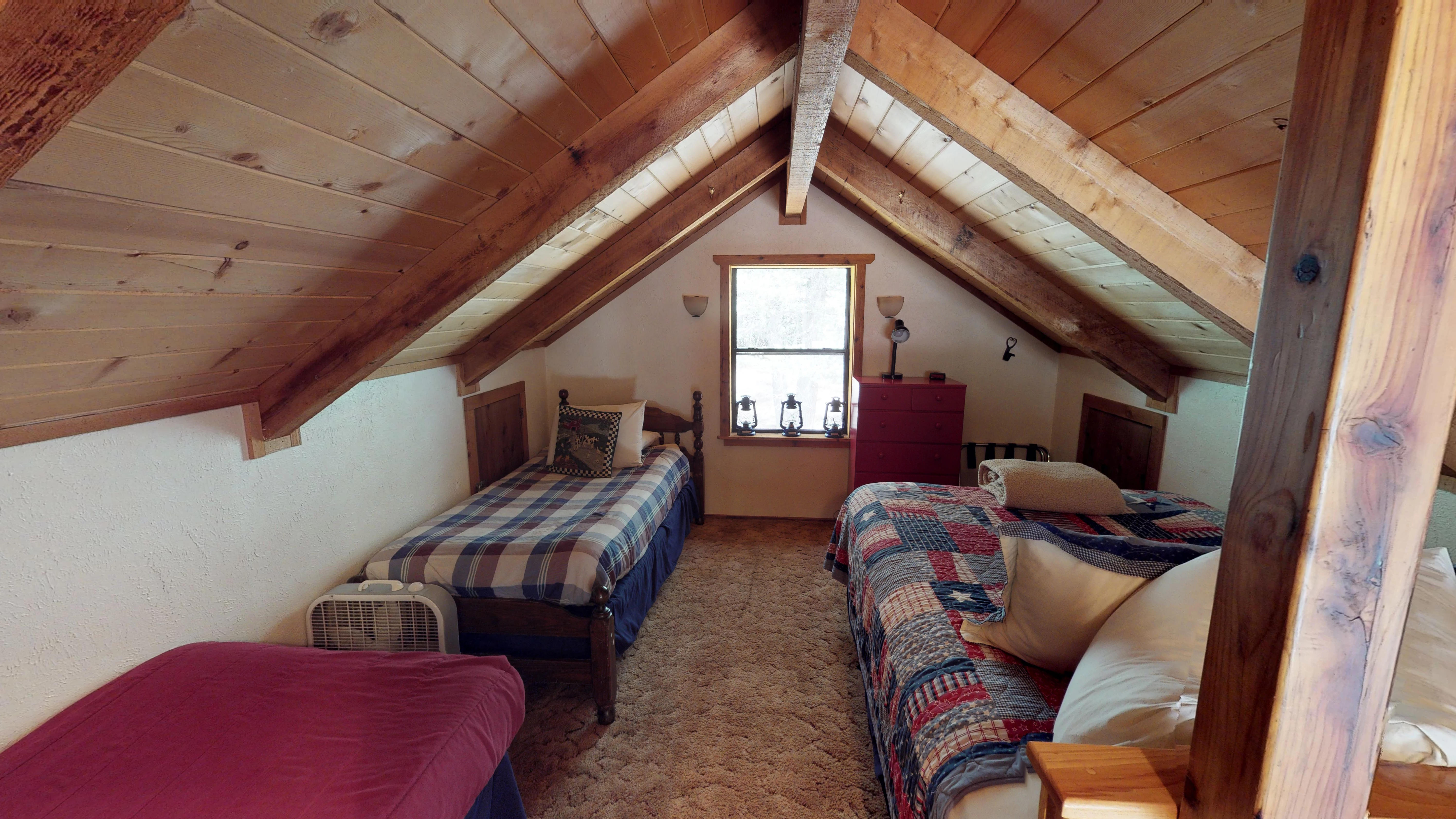 Birdwell Sheep Camp in Upper Valley with High Speed Wifi