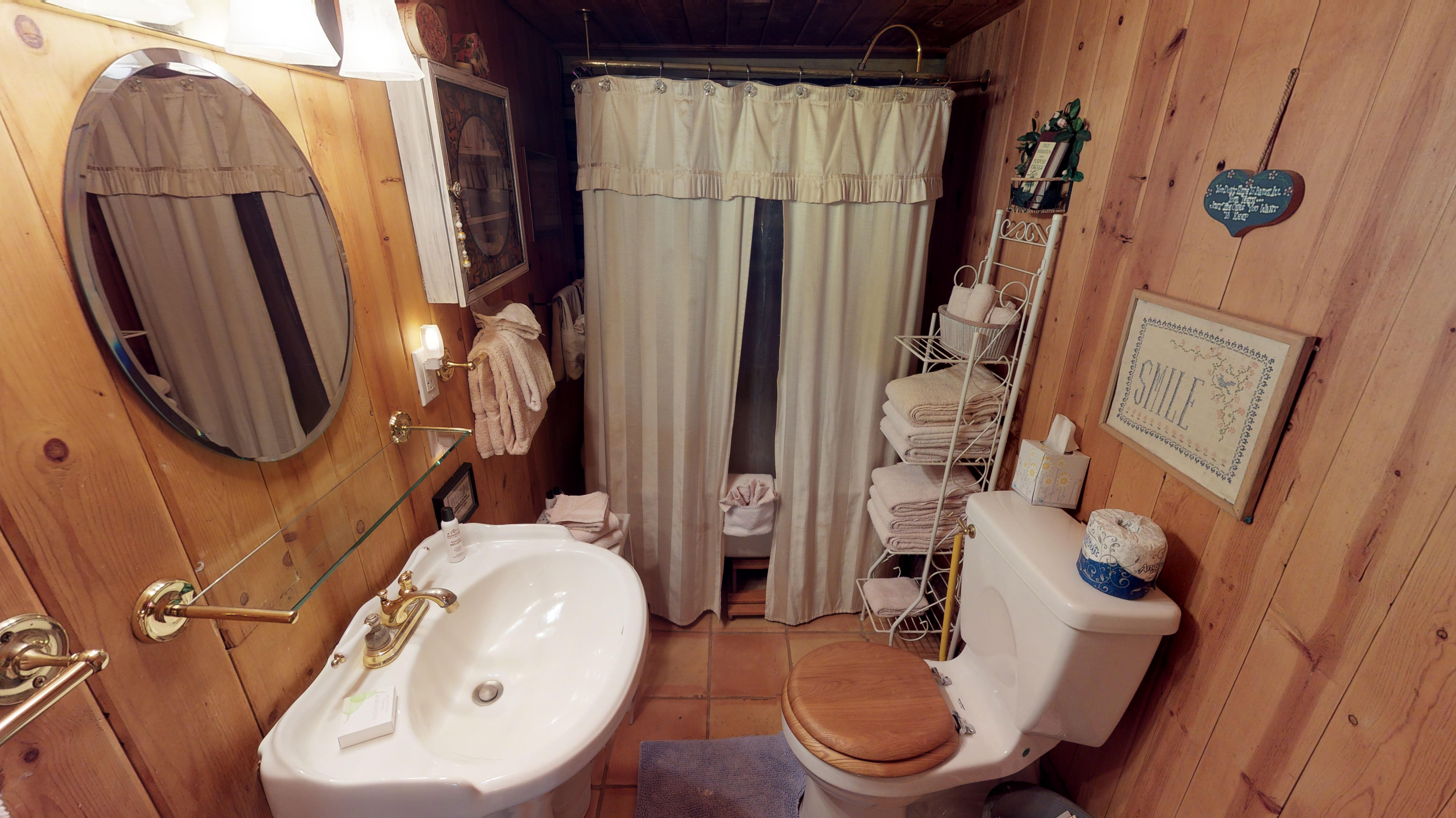 Cabin by the Creek with High Speed Wifi