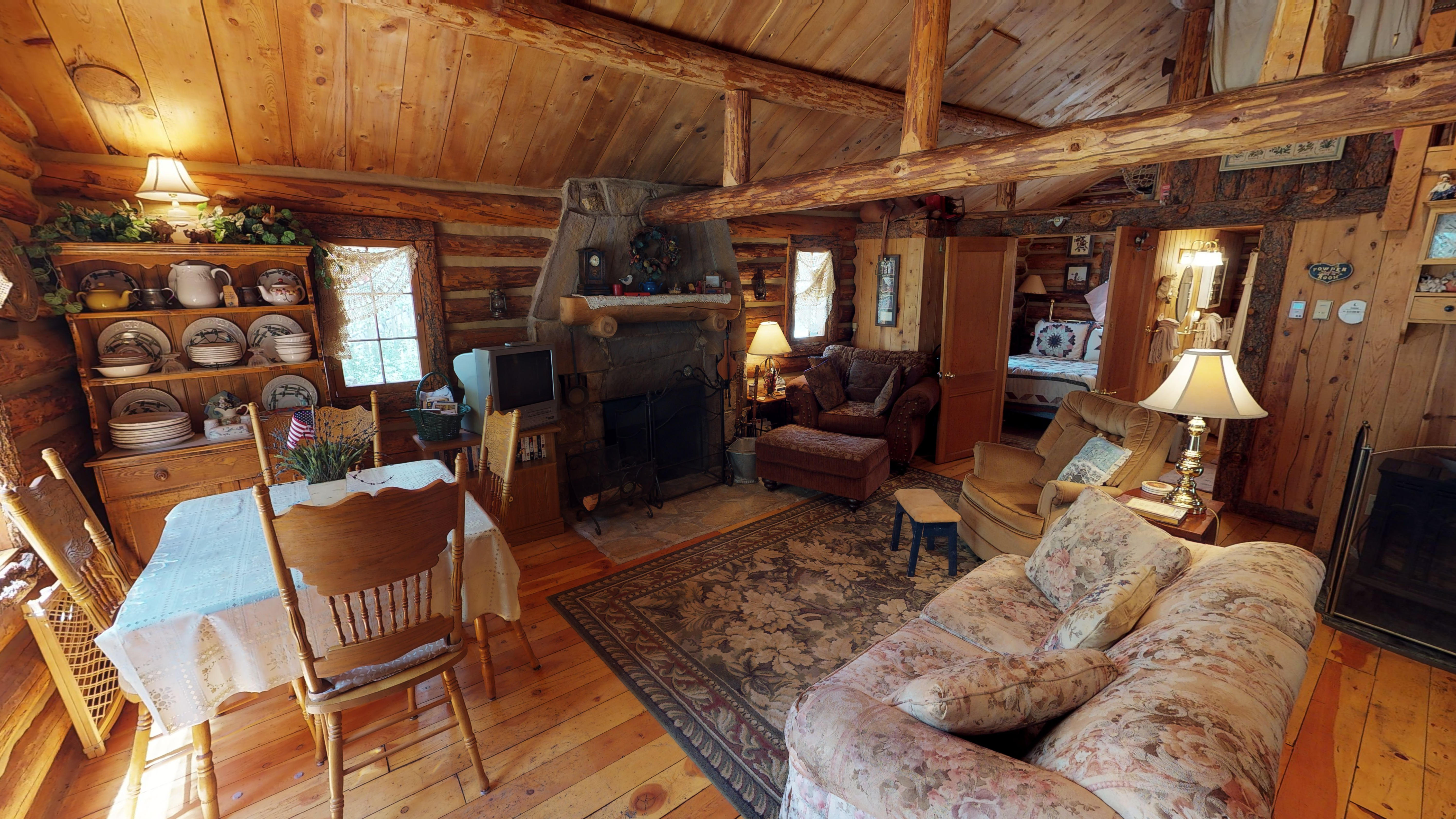 Cabin by the Creek with High Speed Wifi