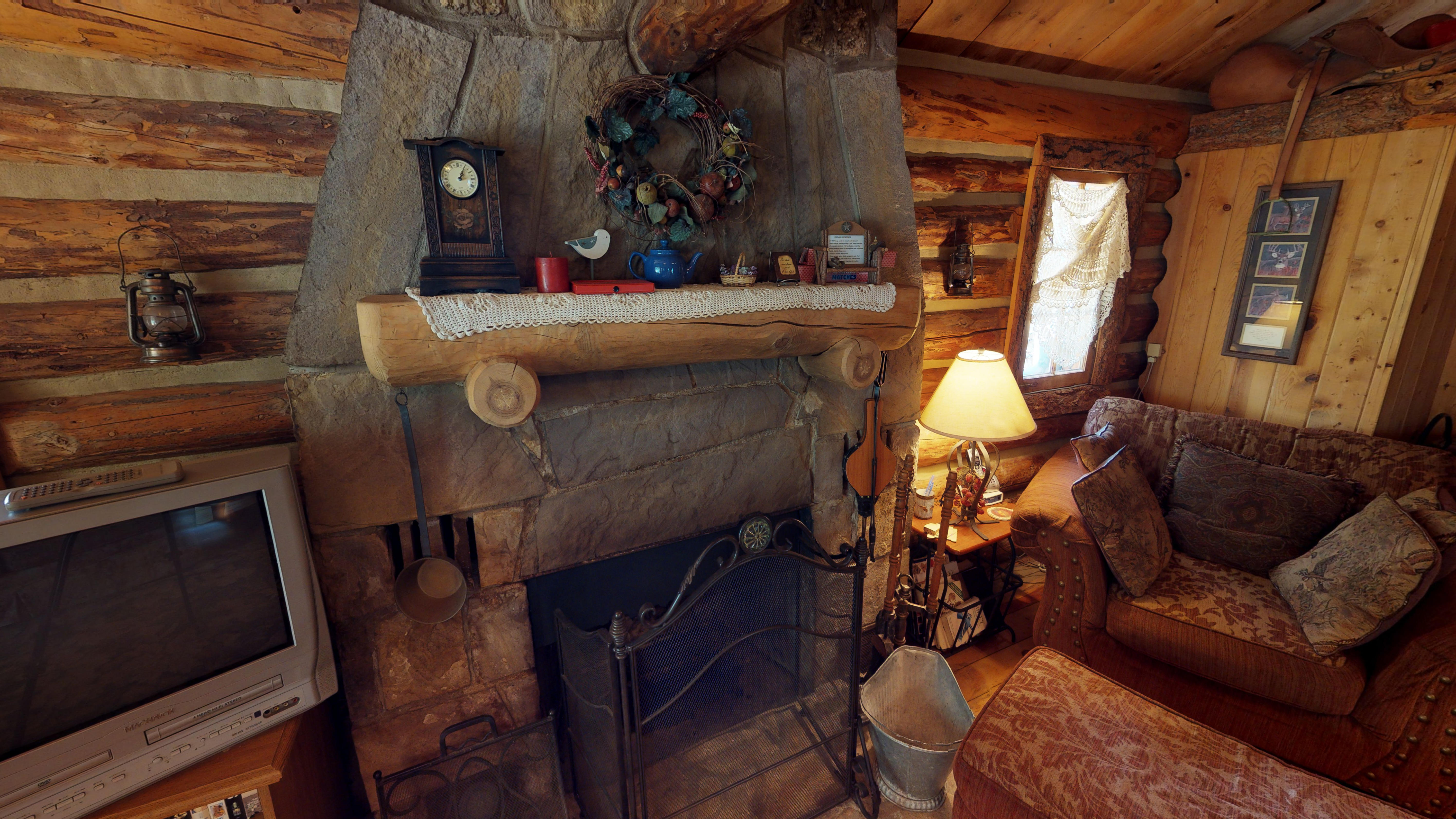 Cabin by the Creek with High Speed Wifi
