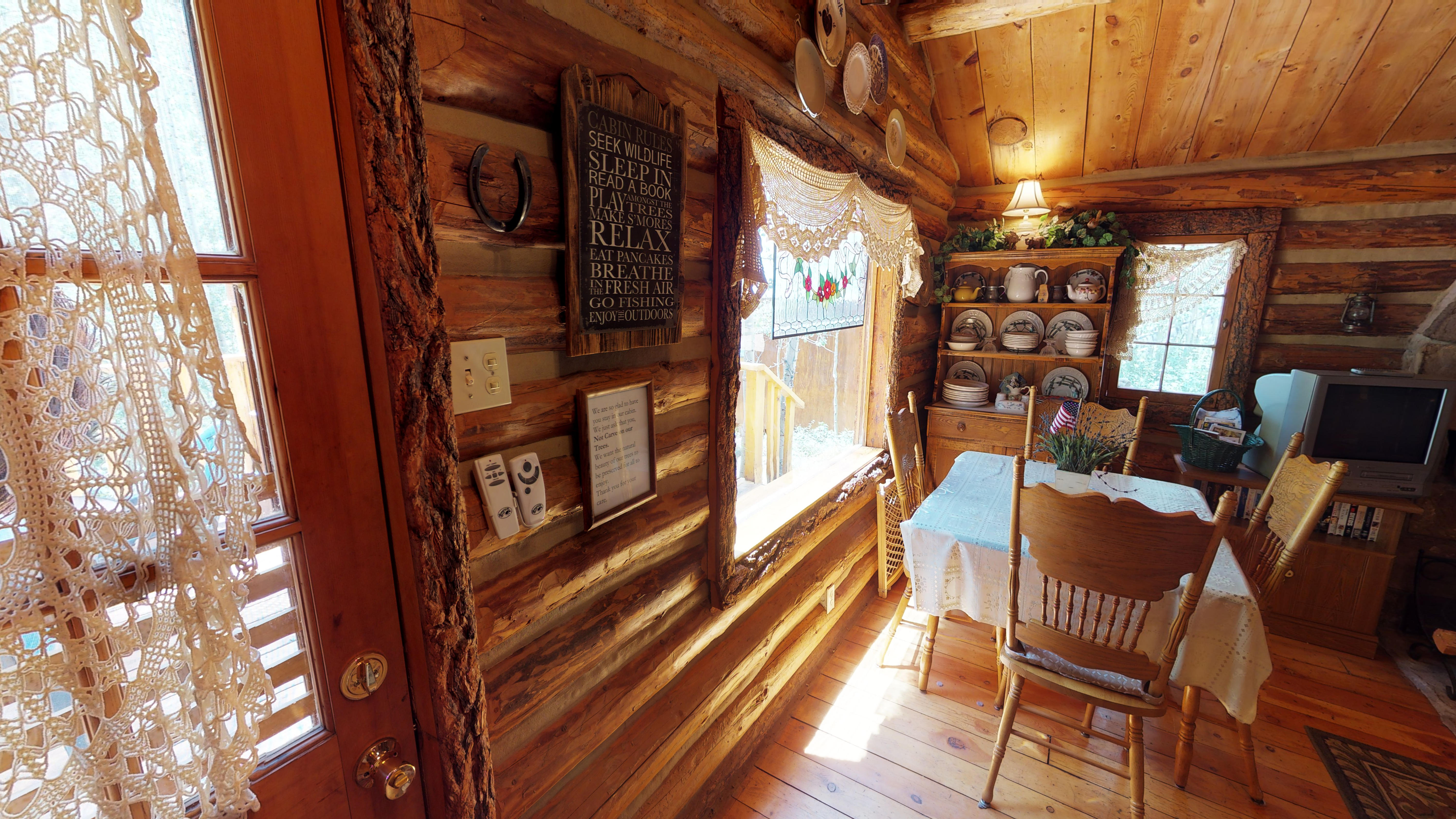 Cabin by the Creek with High Speed Wifi