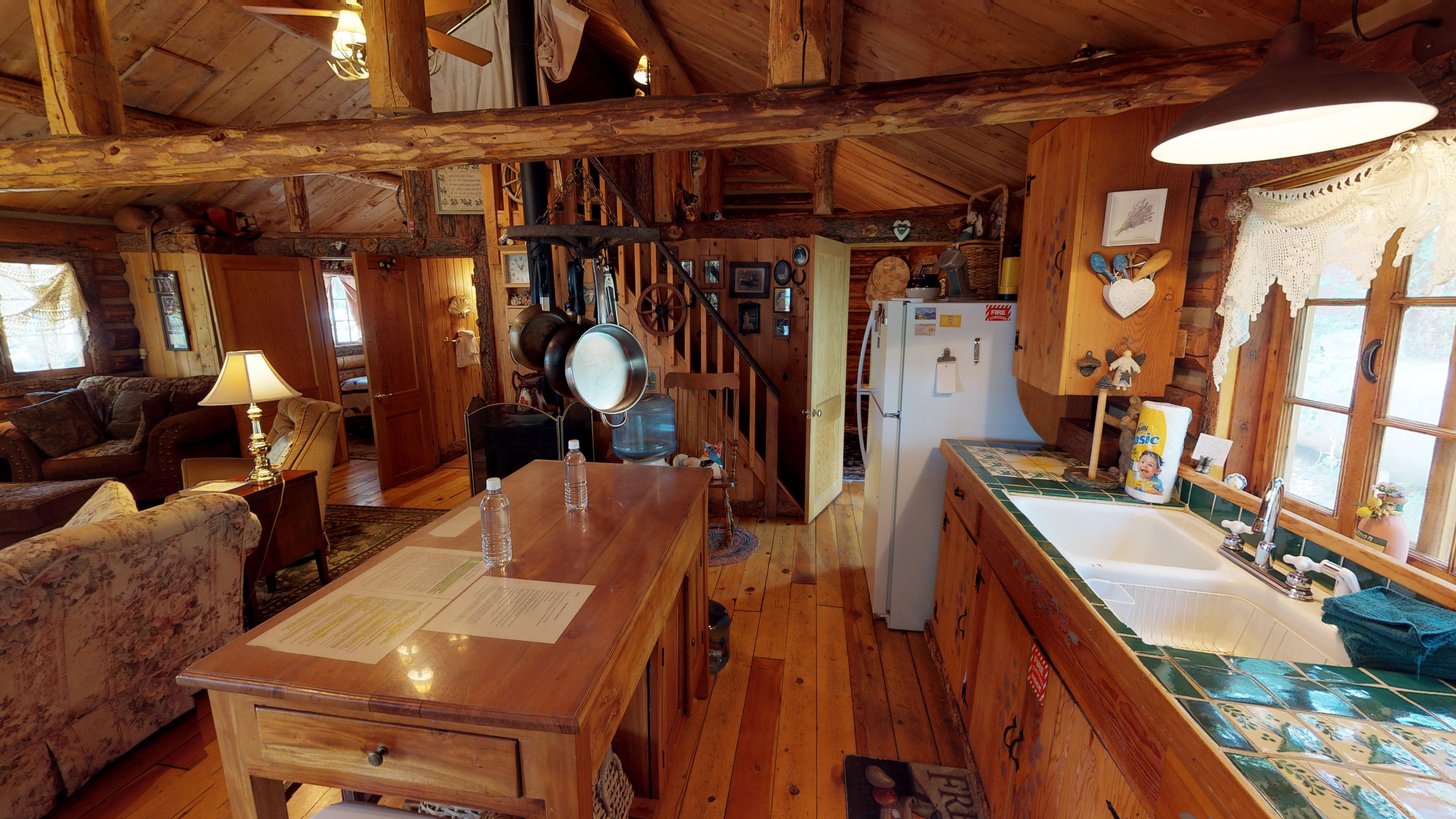 Cabin by the Creek with High Speed Wifi