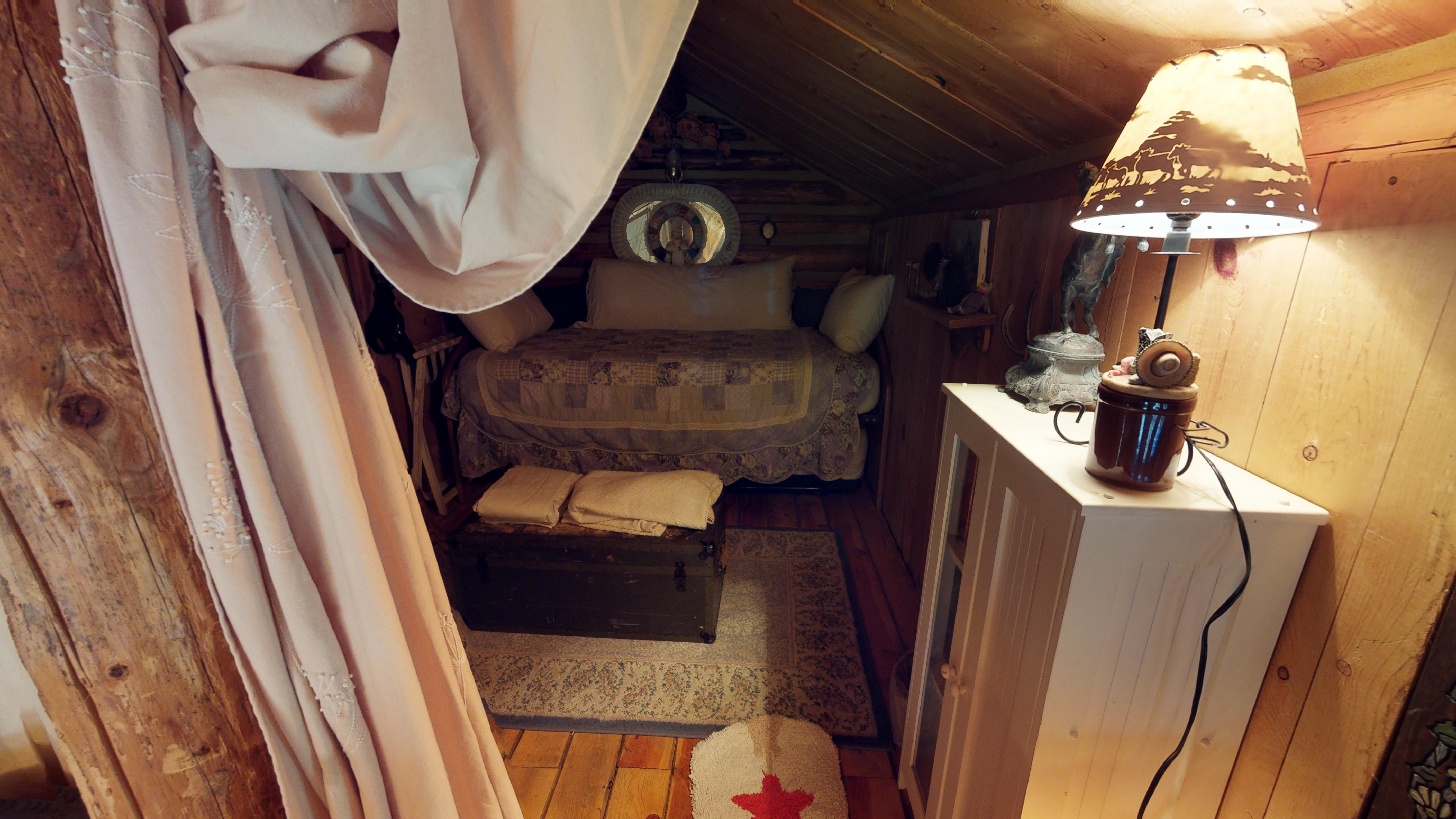 Cabin by the Creek with High Speed Wifi