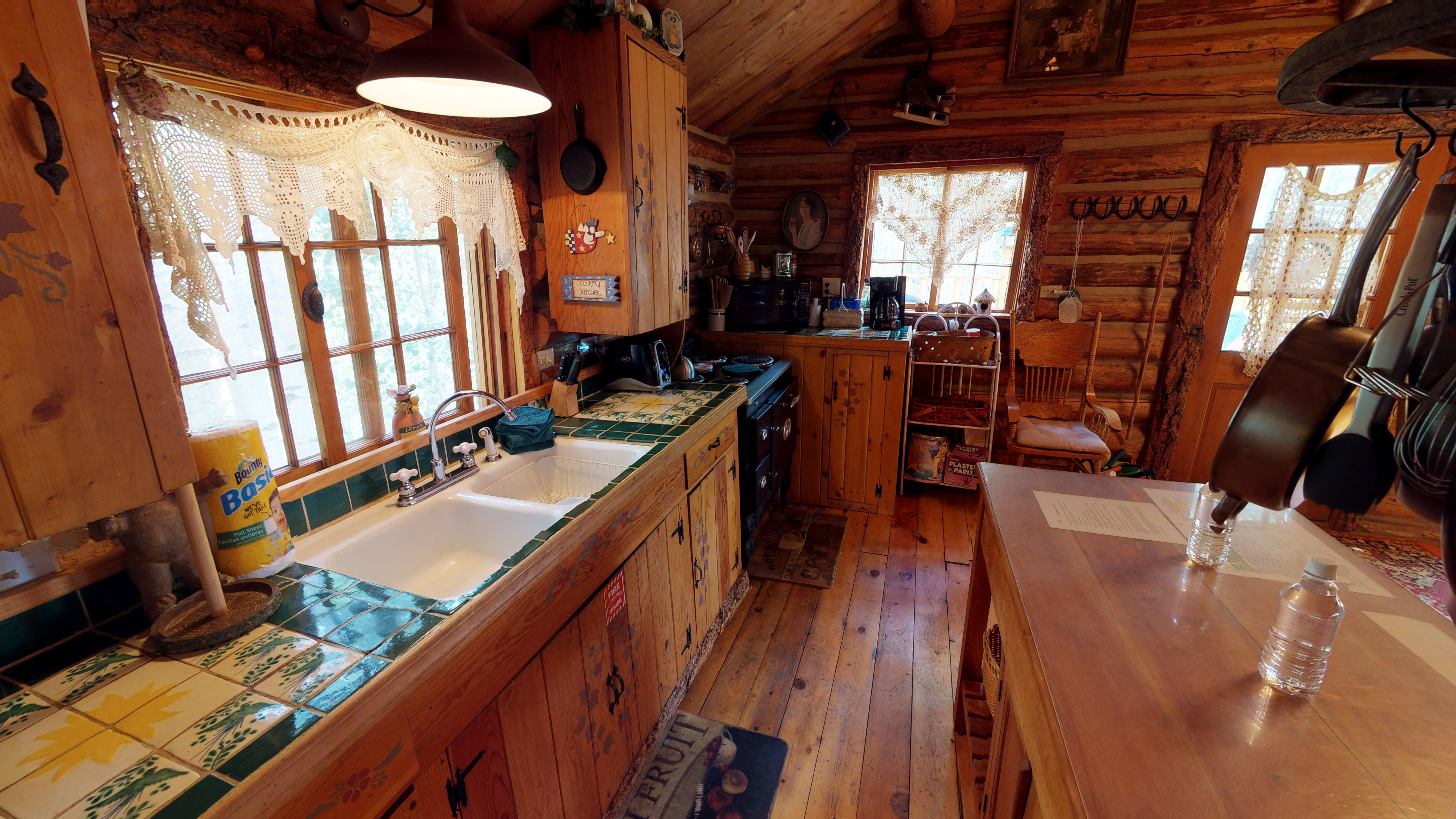 Cabin by the Creek with High Speed Wifi