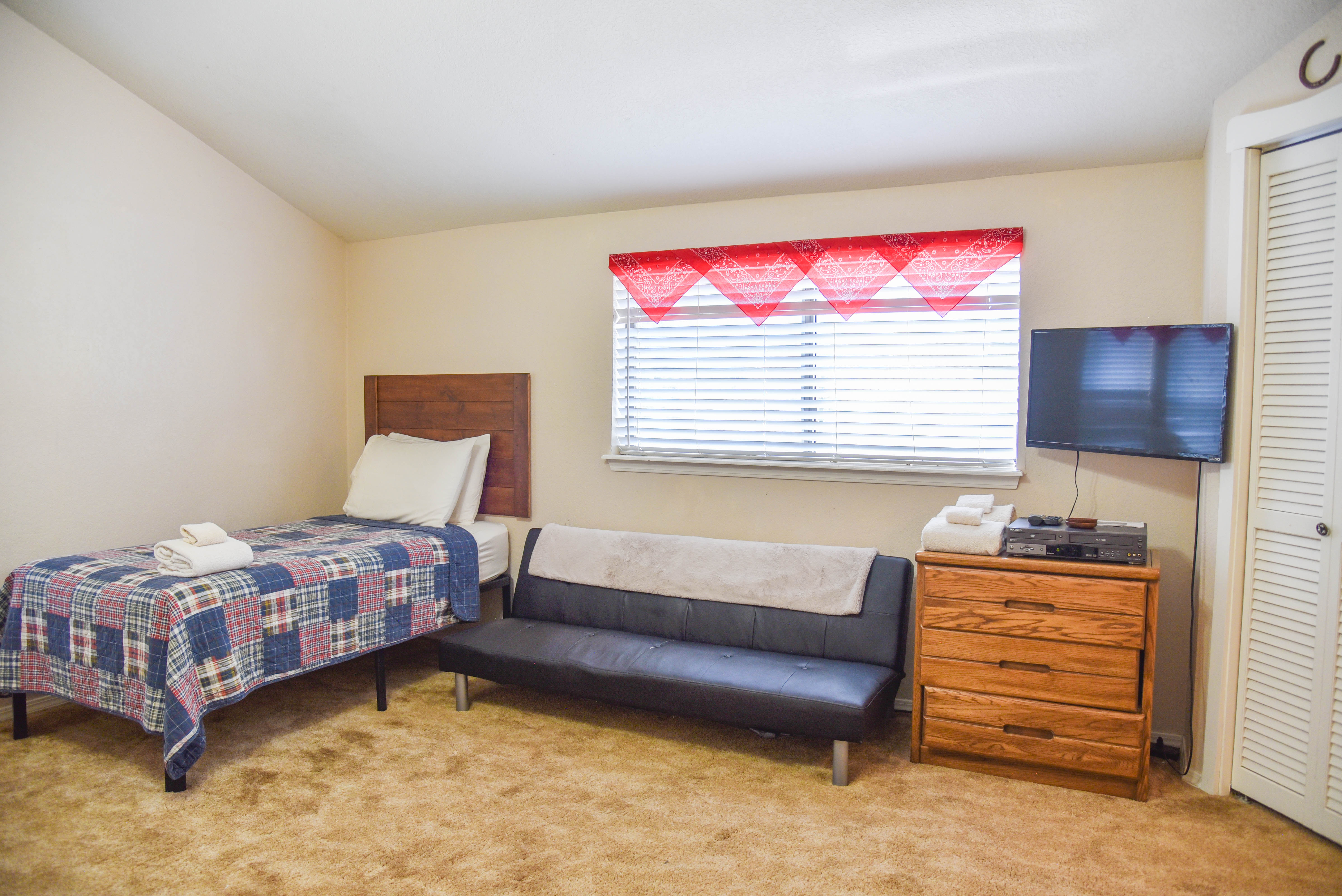 Claim Jumper #12 Townhouse with High Speed Wifi