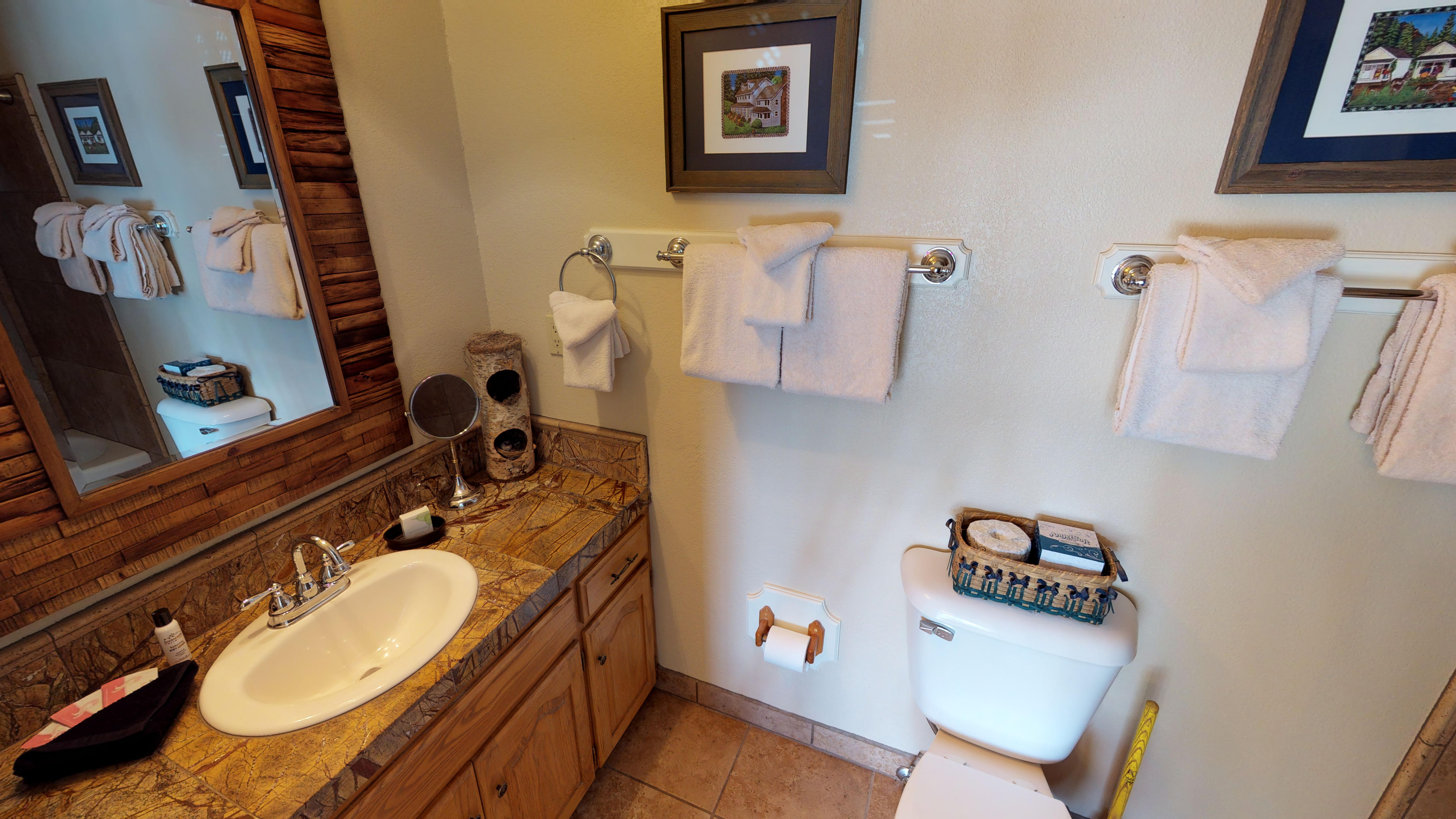 Claim Jumper #8 Townhouse with High Speed Wifi