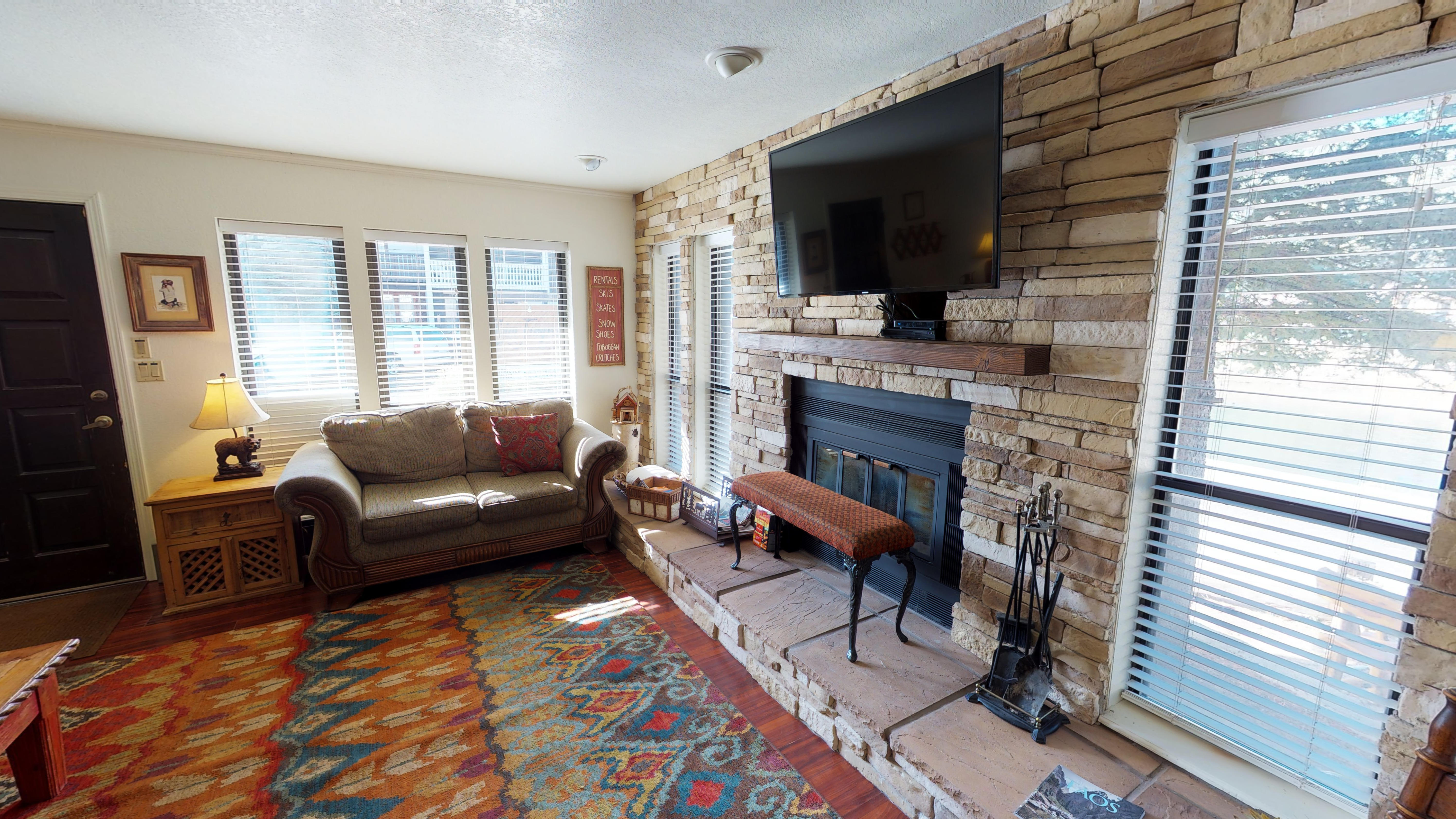 Claim Jumper #8 Townhouse with High Speed Wifi