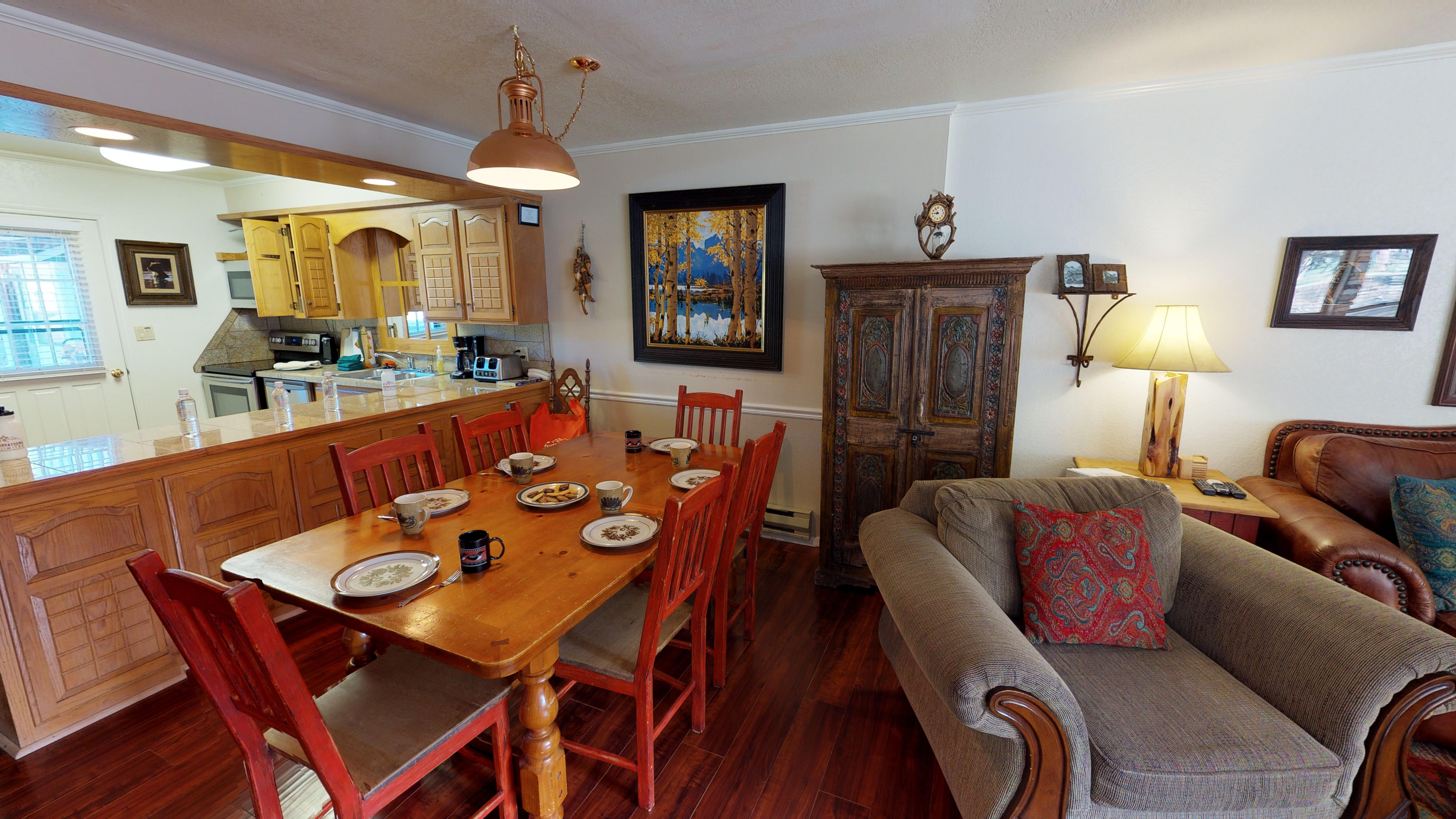 Claim Jumper #8 Townhouse with High Speed Wifi