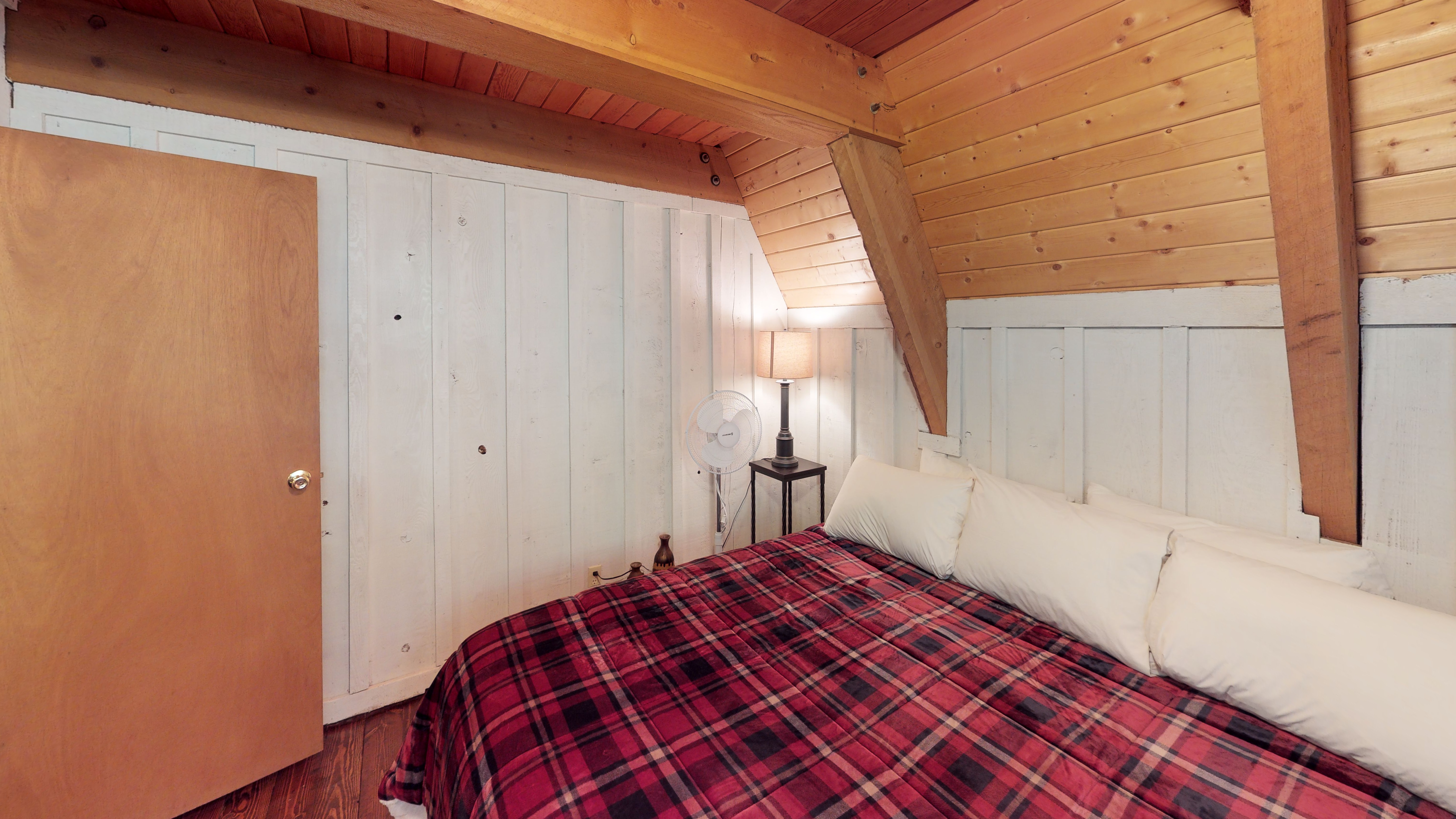 Elk Run A-Frame House with Hot tub and High Speed Wifi