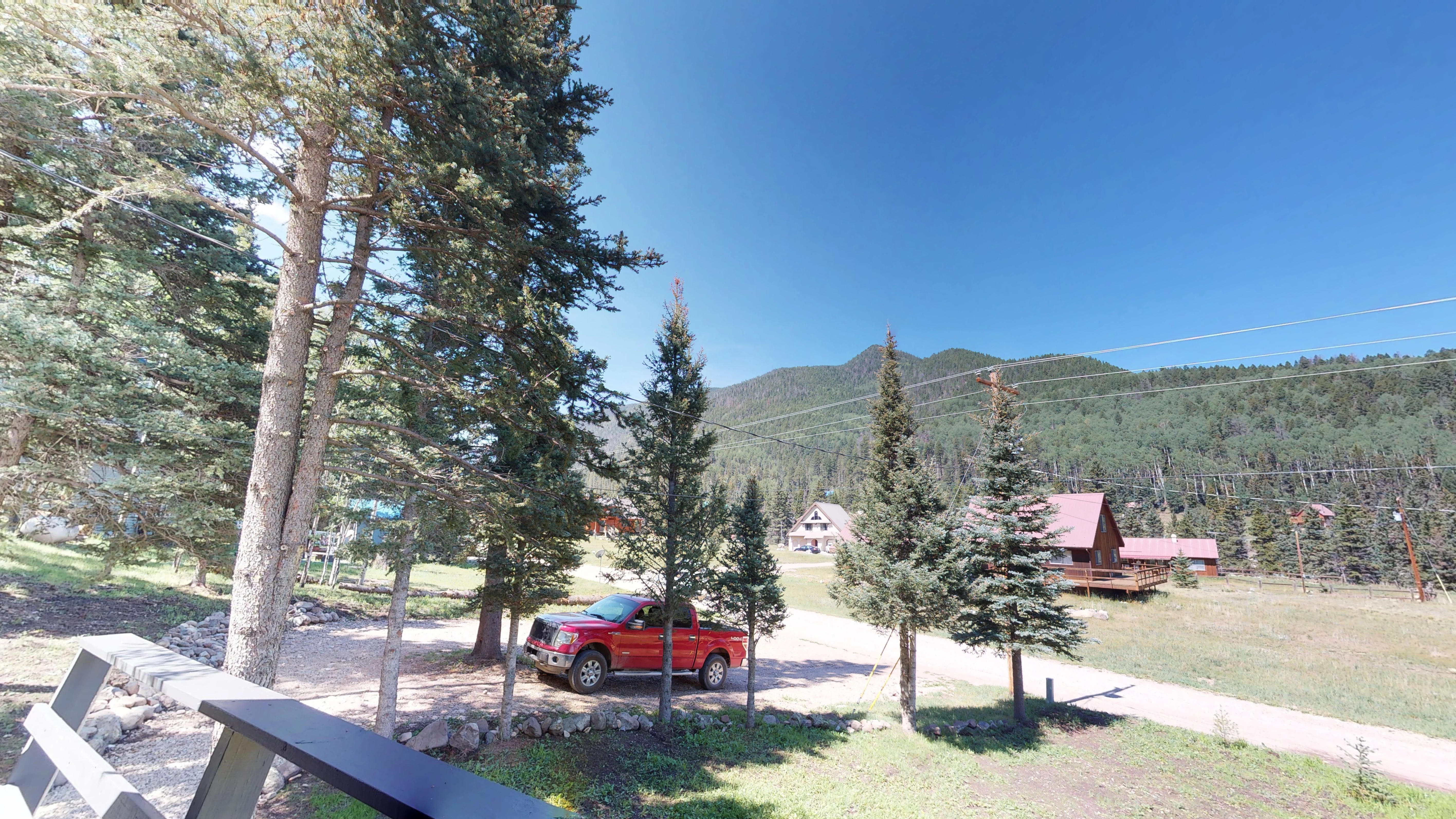 Elk Run A-Frame House with Hot tub and High Speed Wifi