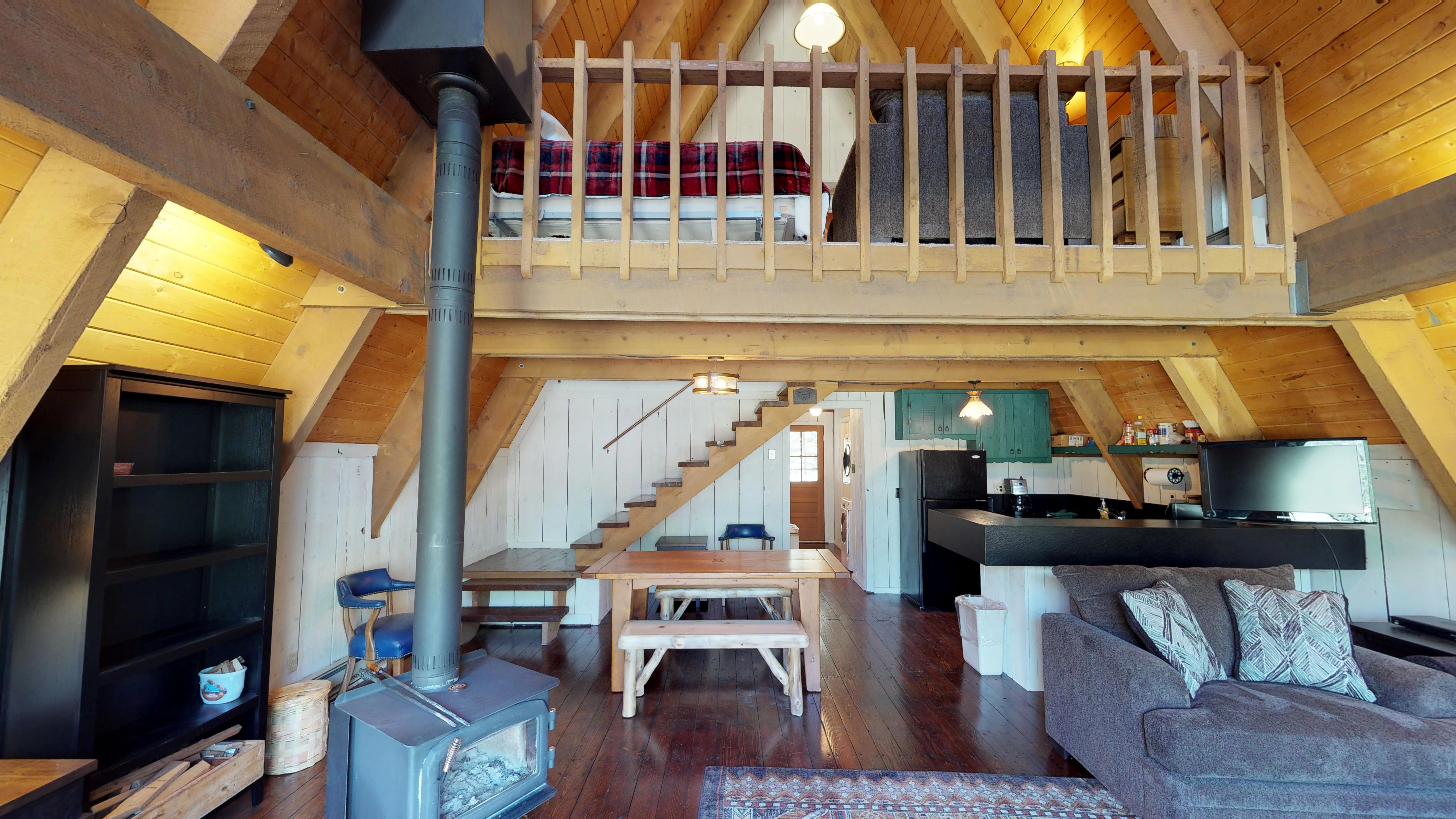 Elk Run A-Frame House with Hot tub and High Speed Wifi