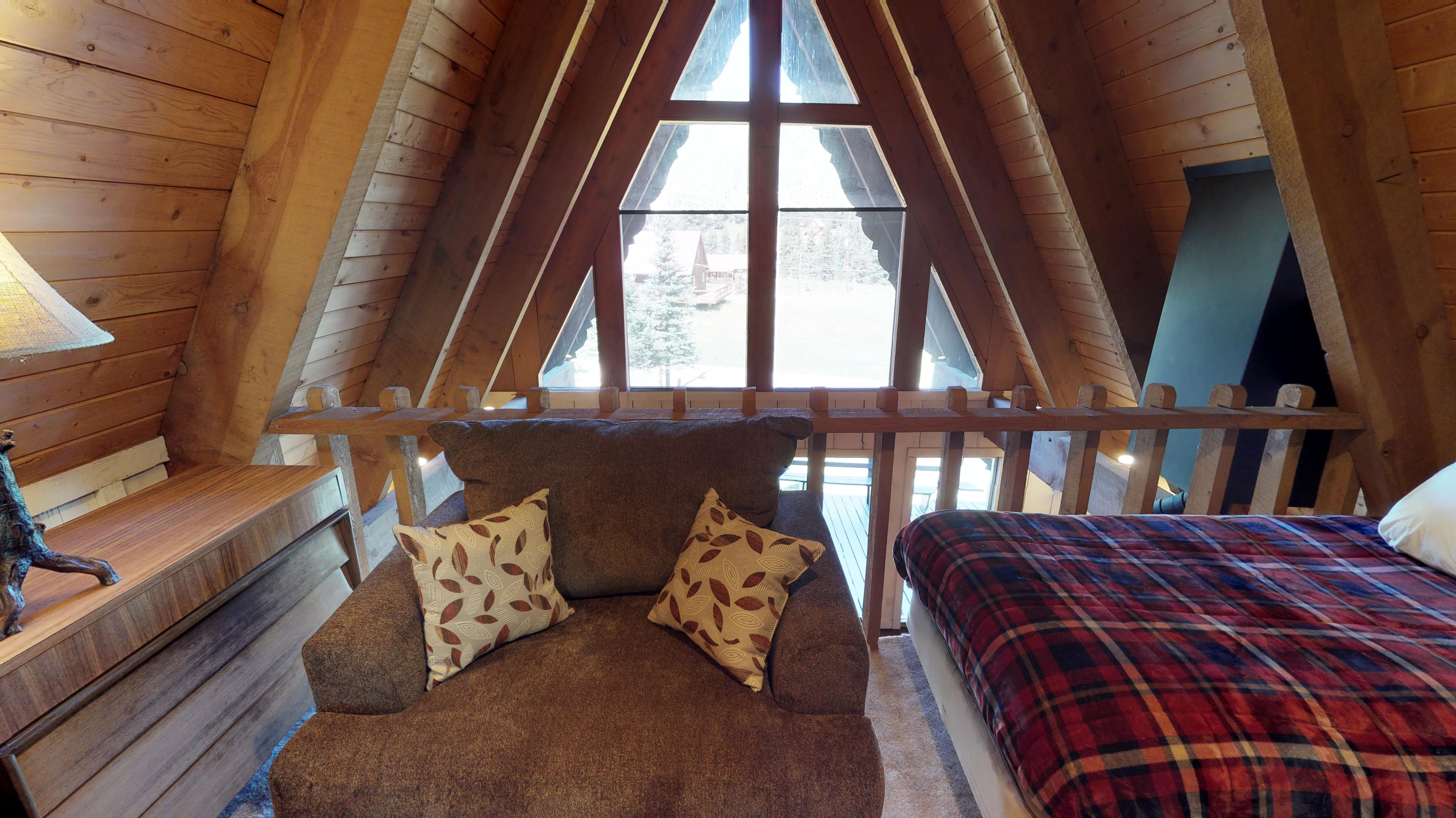 Elk Run A-Frame House with Hot tub and High Speed Wifi