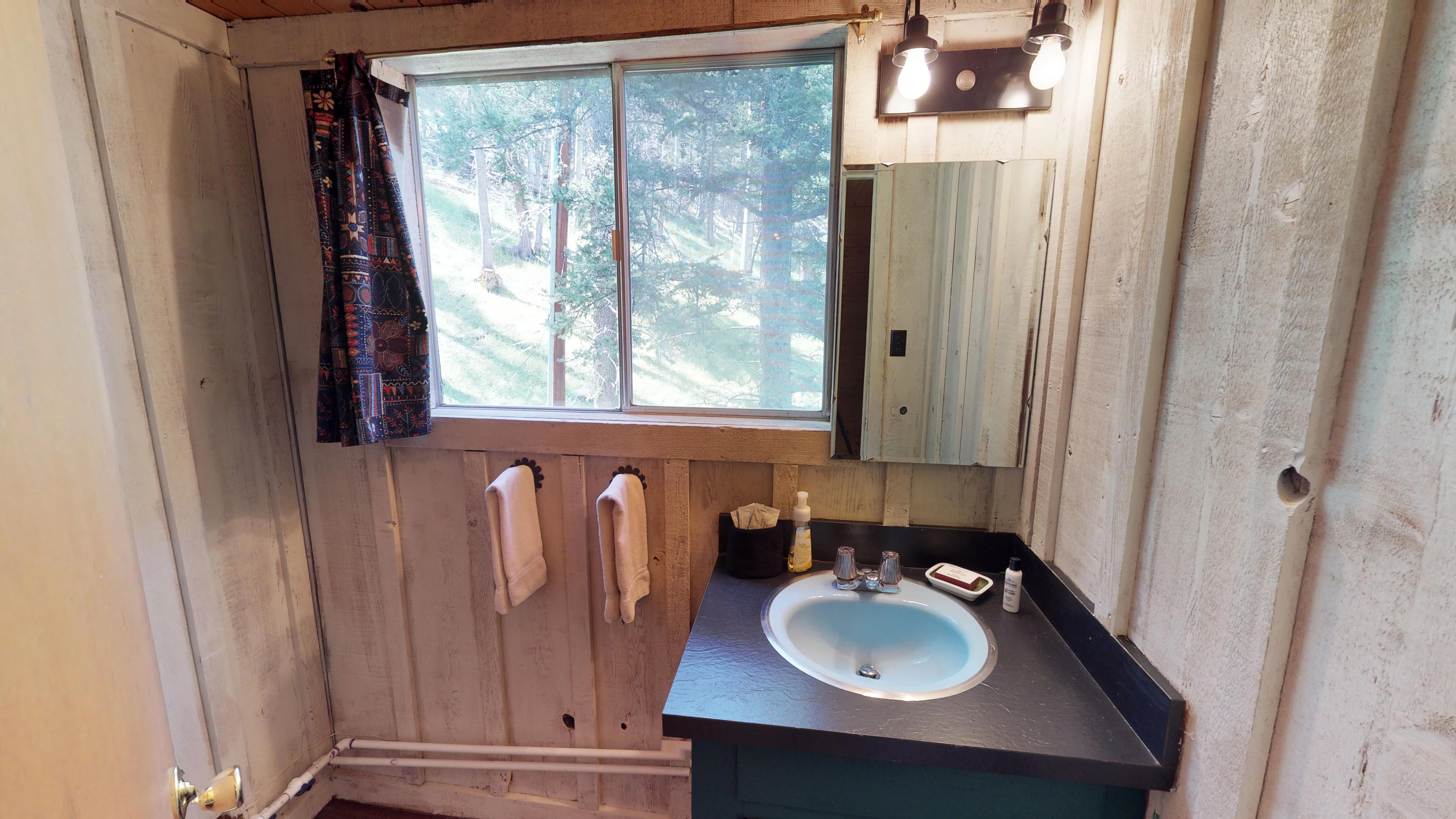 Elk Run A-Frame House with Hot tub and High Speed Wifi
