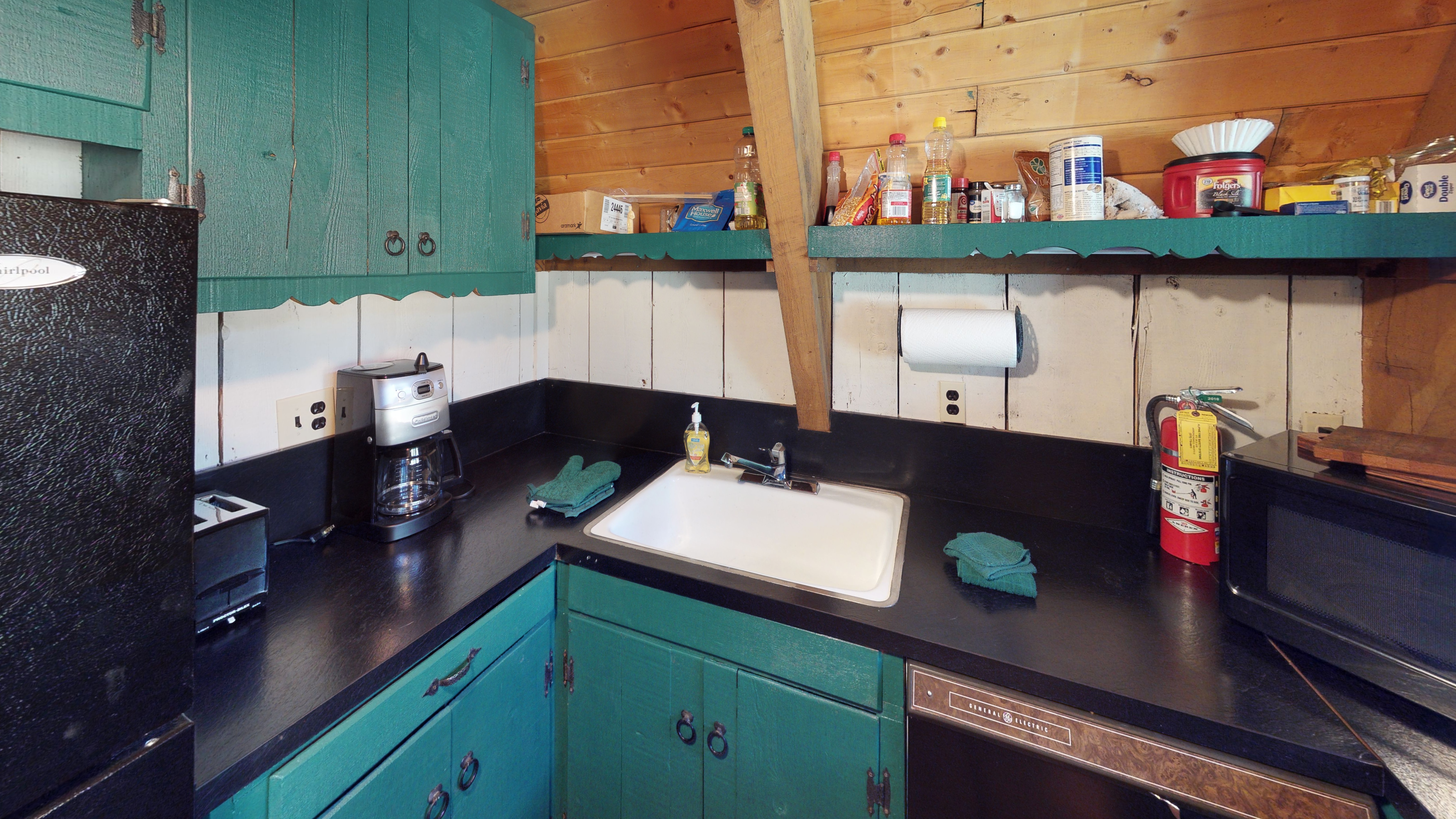 Elk Run A-Frame House with Hot tub and High Speed Wifi