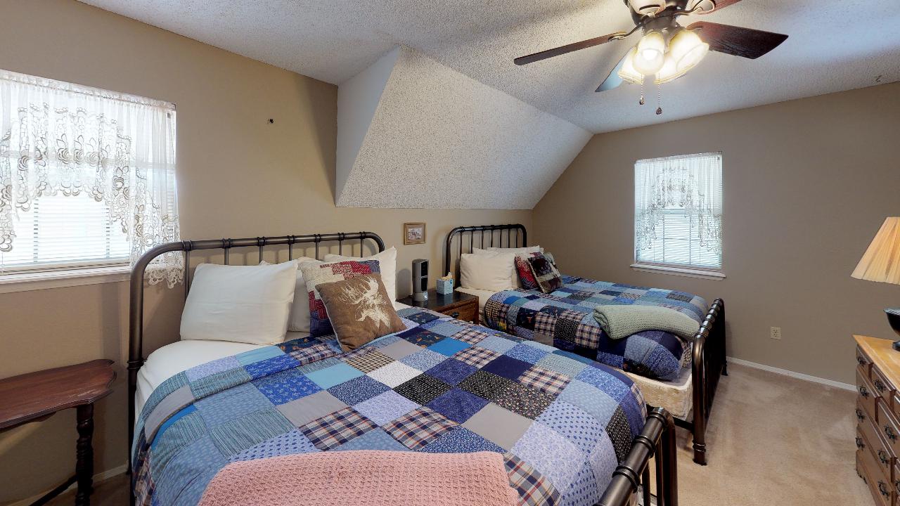 Peaceful Rivers Edge on Tenderfoot with High Speed Wifi