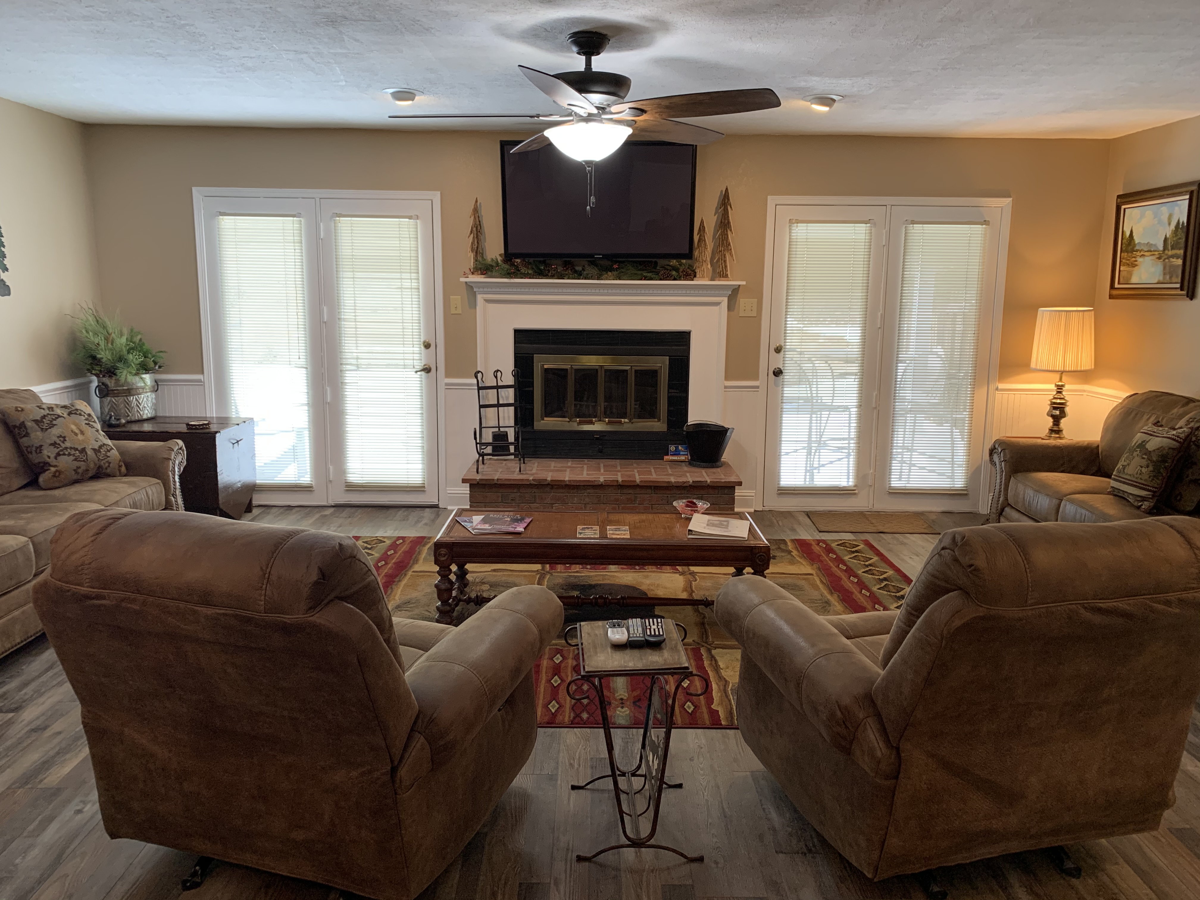 Peaceful Rivers Edge on Tenderfoot with High Speed Wifi