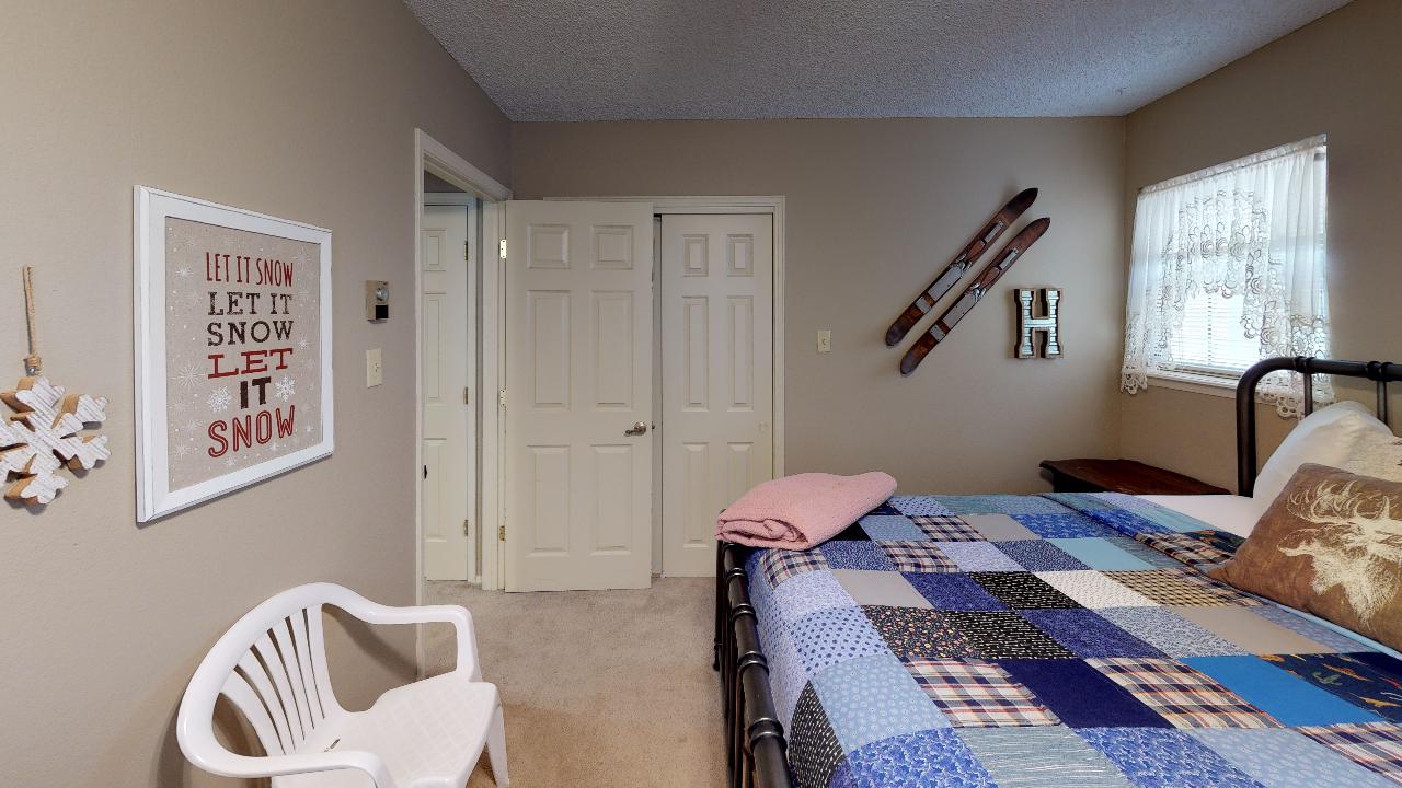 Peaceful Rivers Edge on Tenderfoot with High Speed Wifi