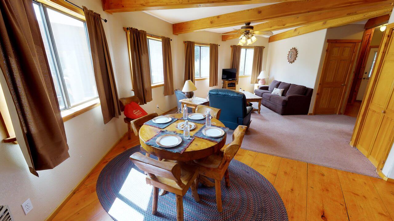 Round Eagle House on the River with Wifi